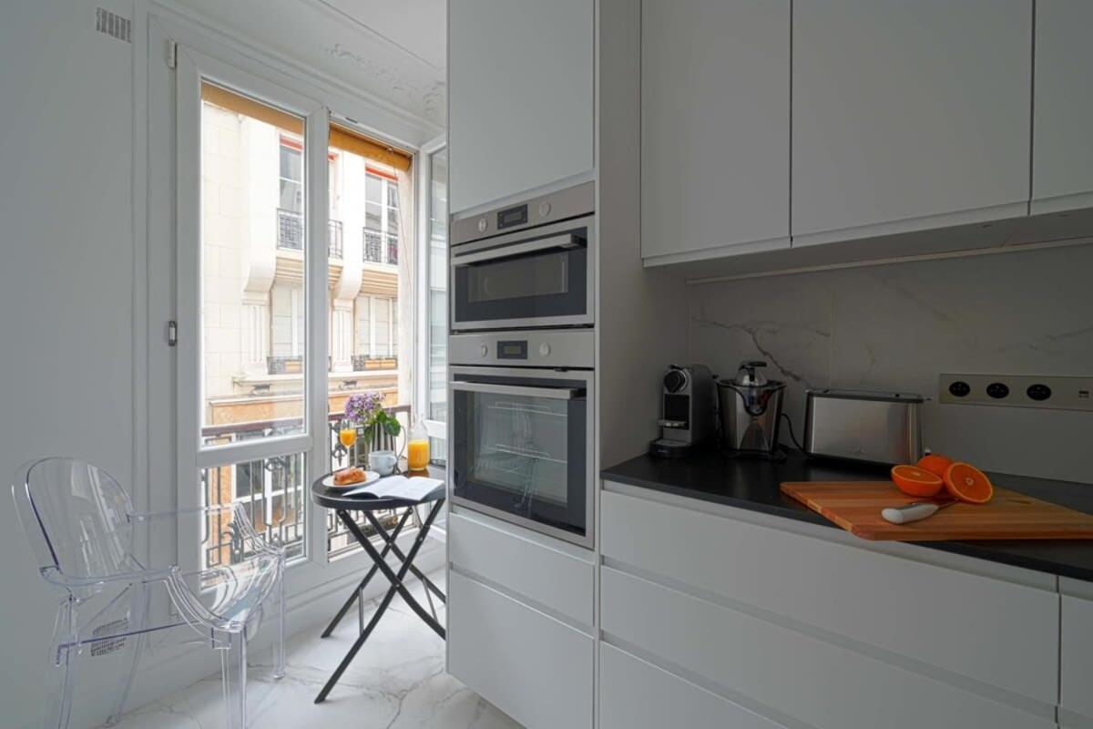 Large Luxury Flat Next To Champs Elysee Appartamento Parigi