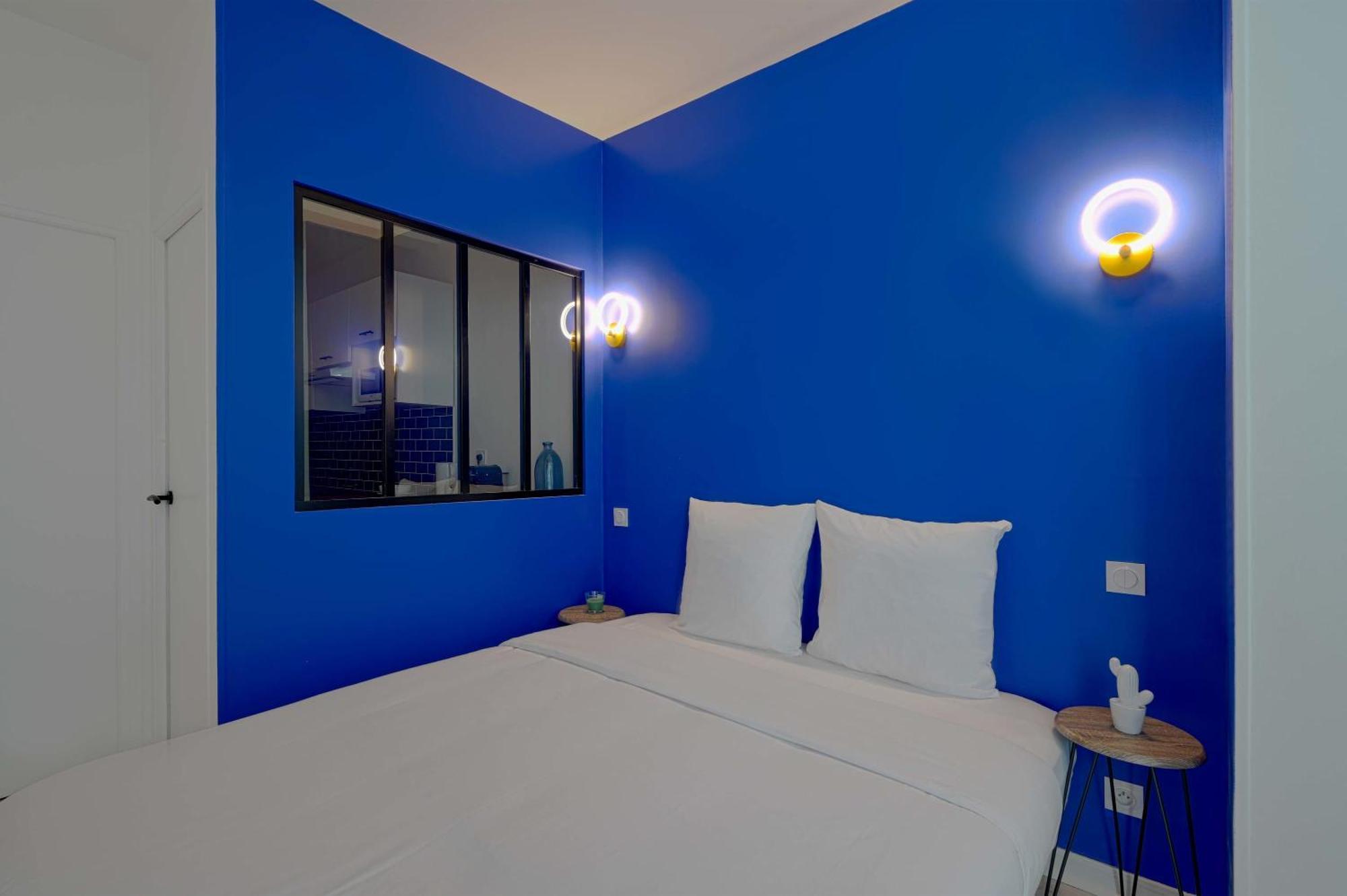 Apartment Large With Modern Art Vibes Perfect For 3 *