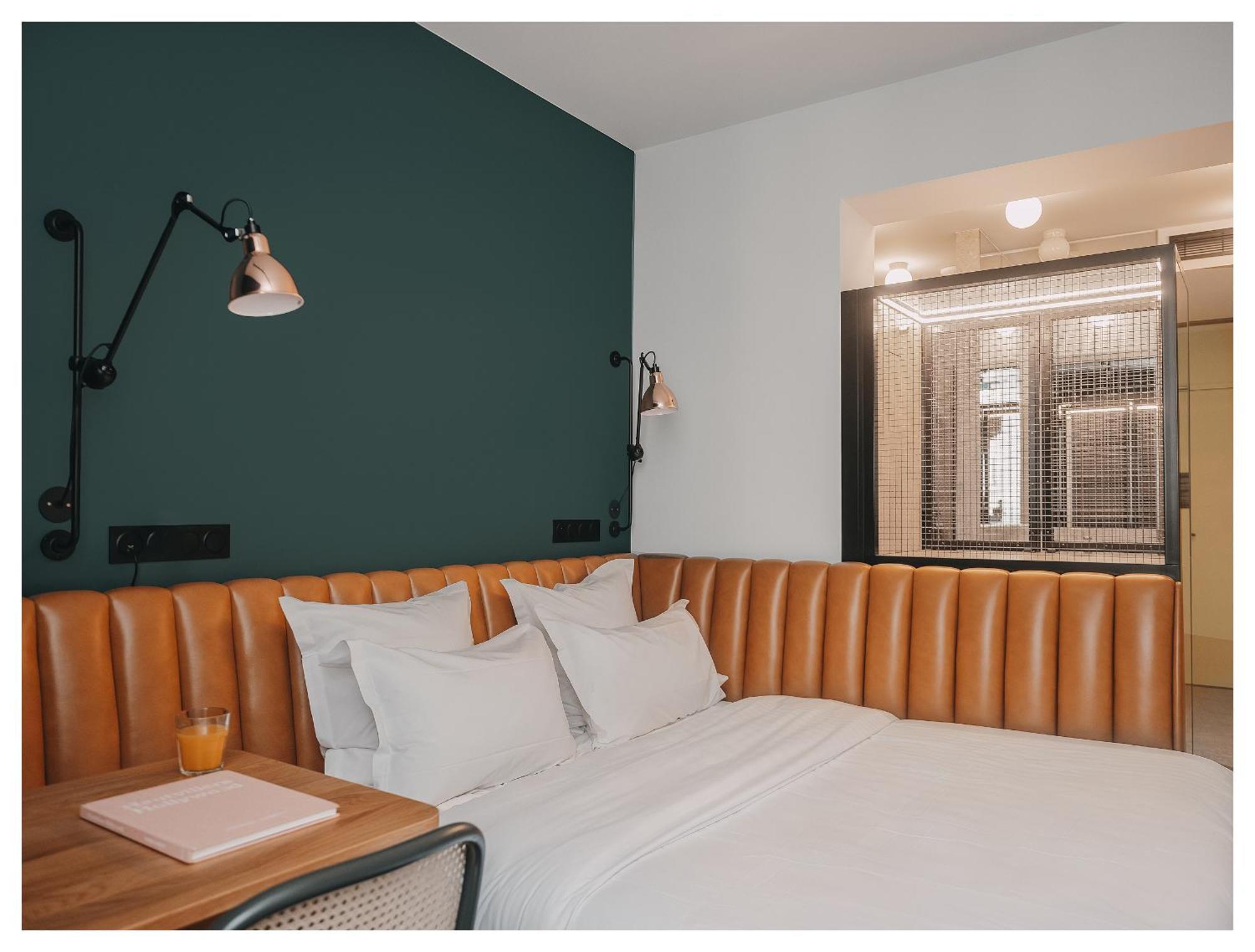 1.75 Le Charme Hotel