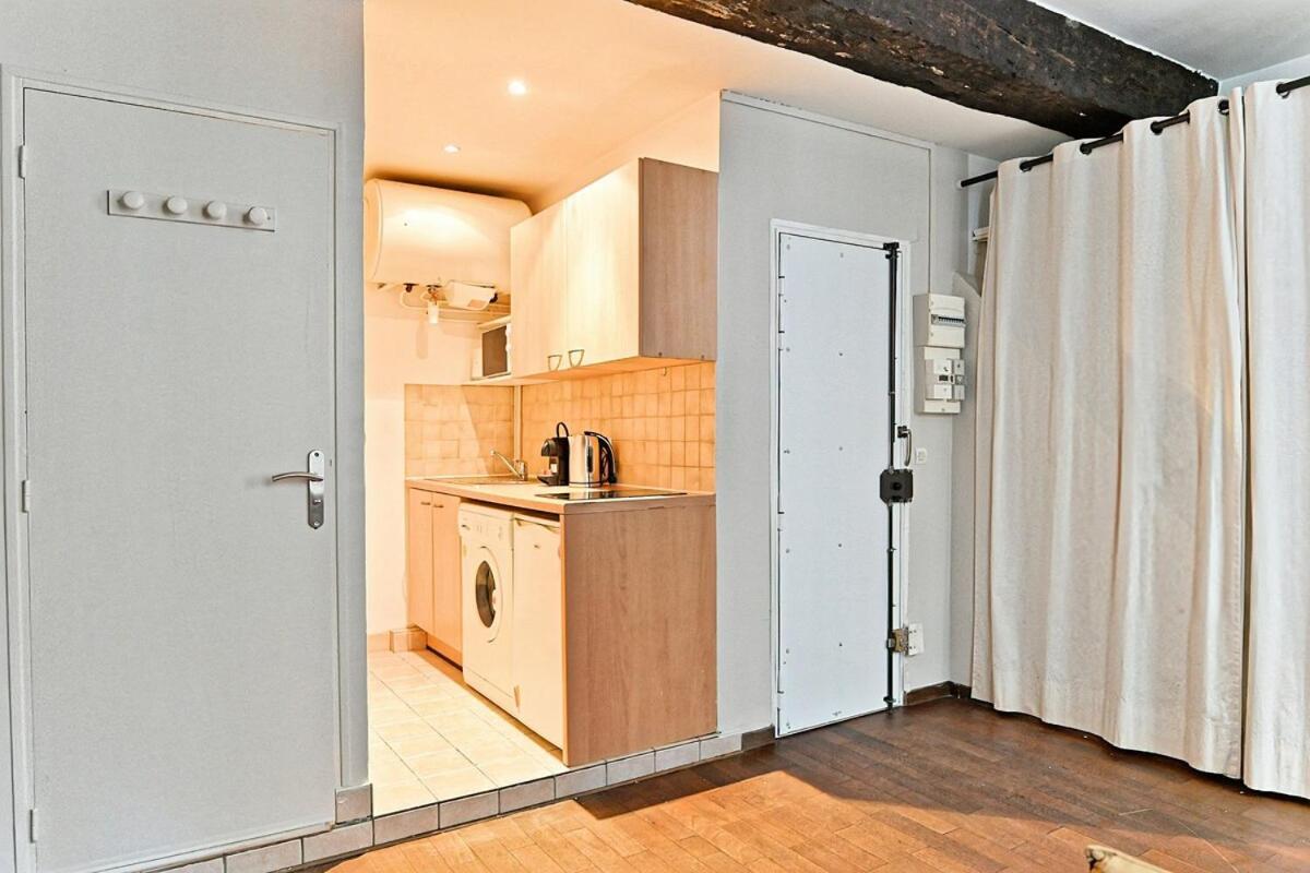 Cozy In The Beautiful Marais Apartment Paris