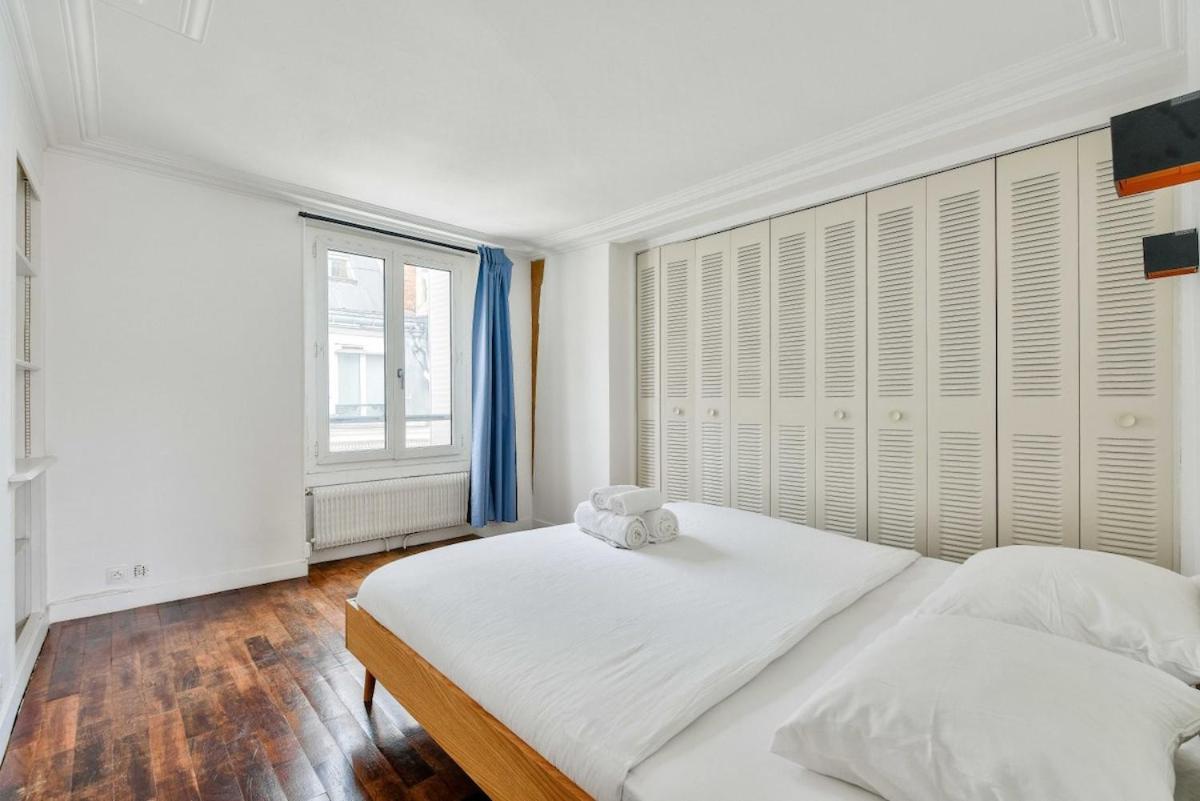 Superb T2 Haussmanien Avec Balcon A 10min Des Galeries Lafayette Appartamento Parigi