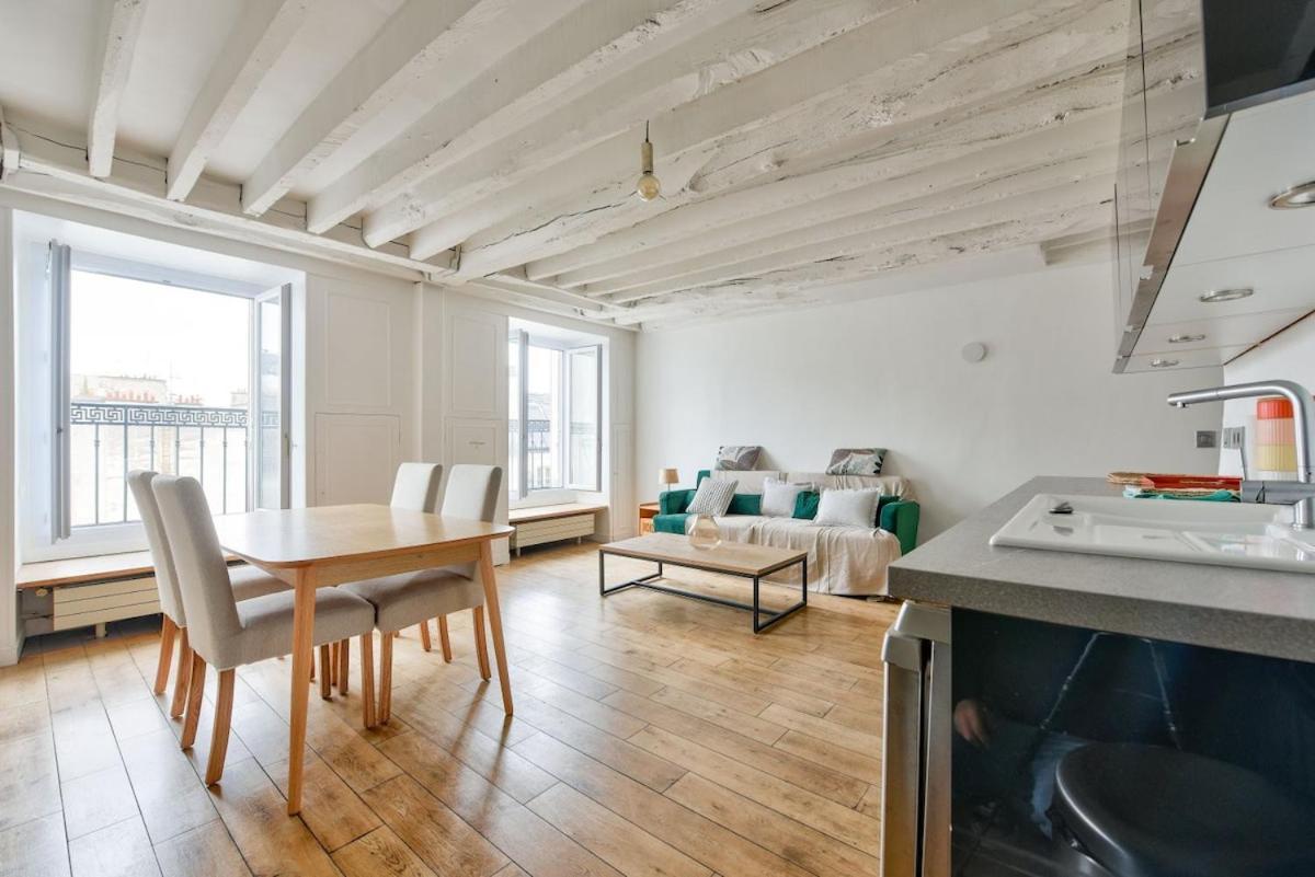 Appartamento Superb T2 Haussmanien Avec Balcon A 10min Des Galeries Lafayette *