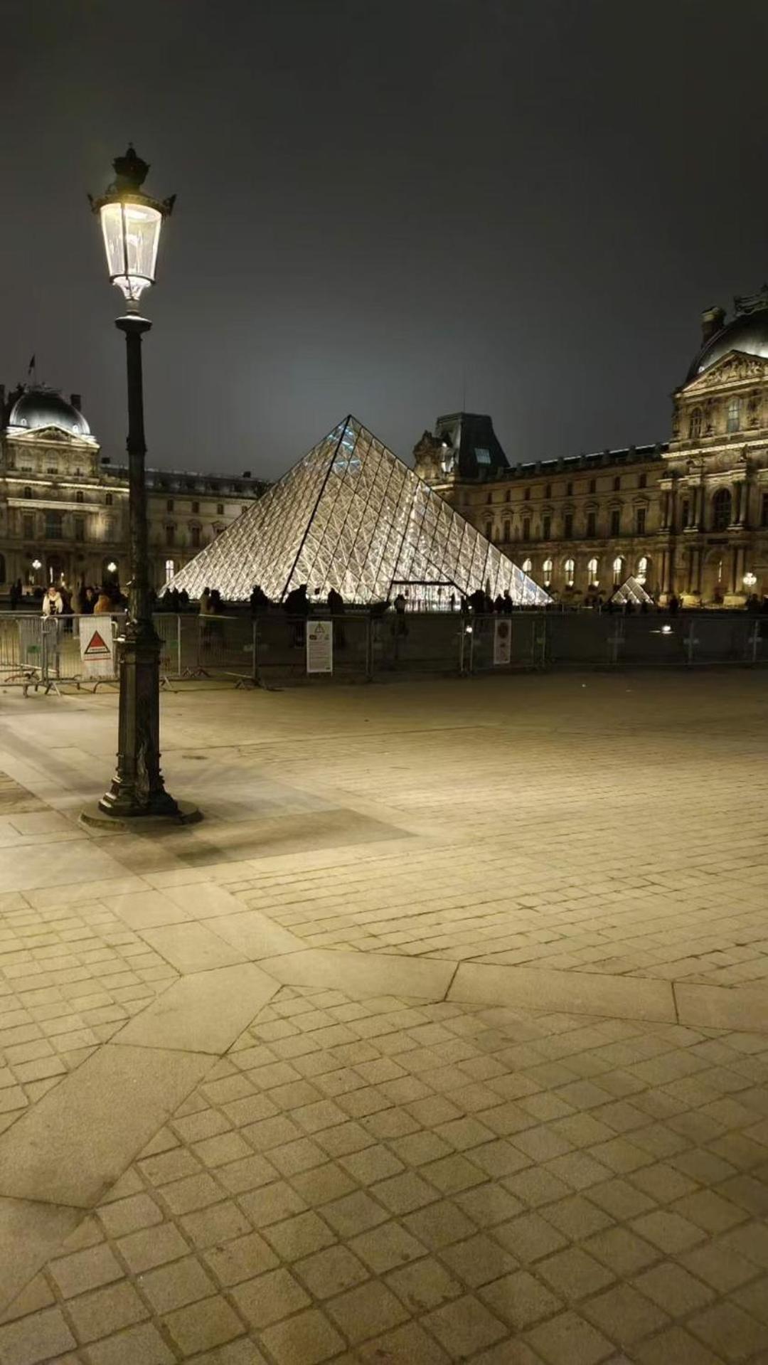 Cosy Next To Louvre Parigi