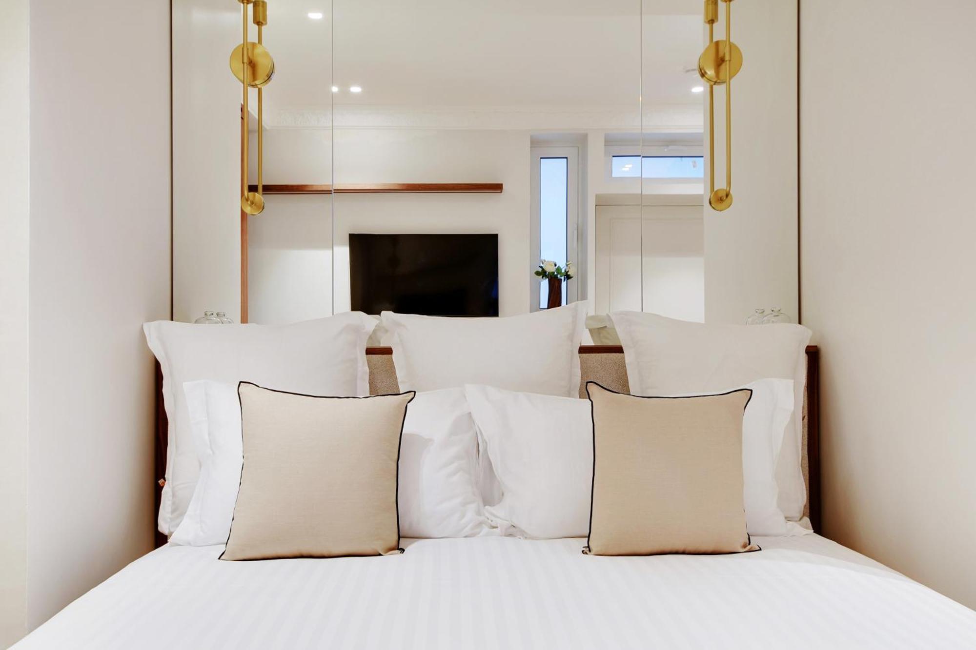 Maison Galante's With Services In La Madeleine - Opera Apartment Paris