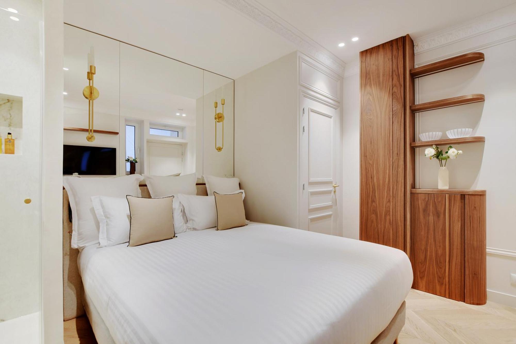Maison Galante's With Services In La Madeleine - Opera * Paris
