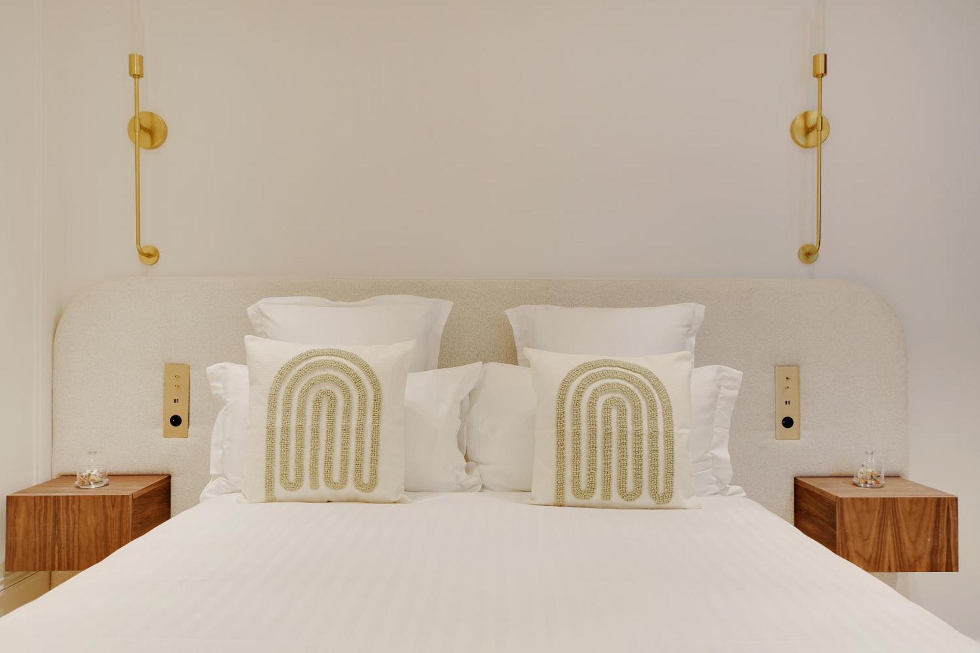 Maison Galante's With Services In La Madeleine - Opera Apartment