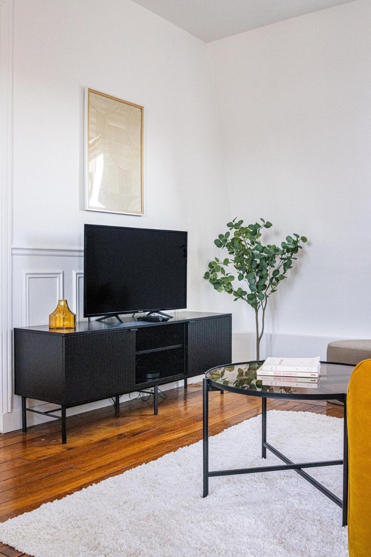 1 Bedroom # 14 # Alesia * Parigi