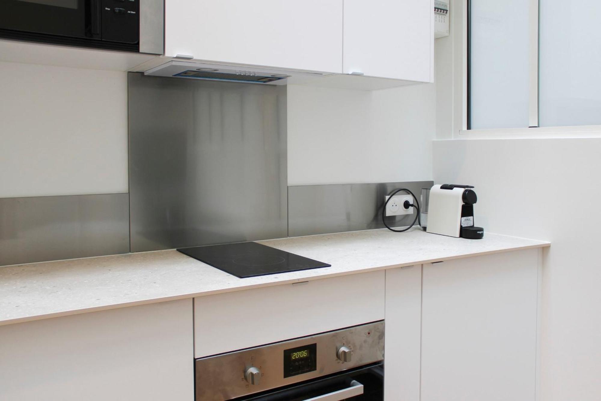 Warm 18m Ideal For Couple In Apartment Paris