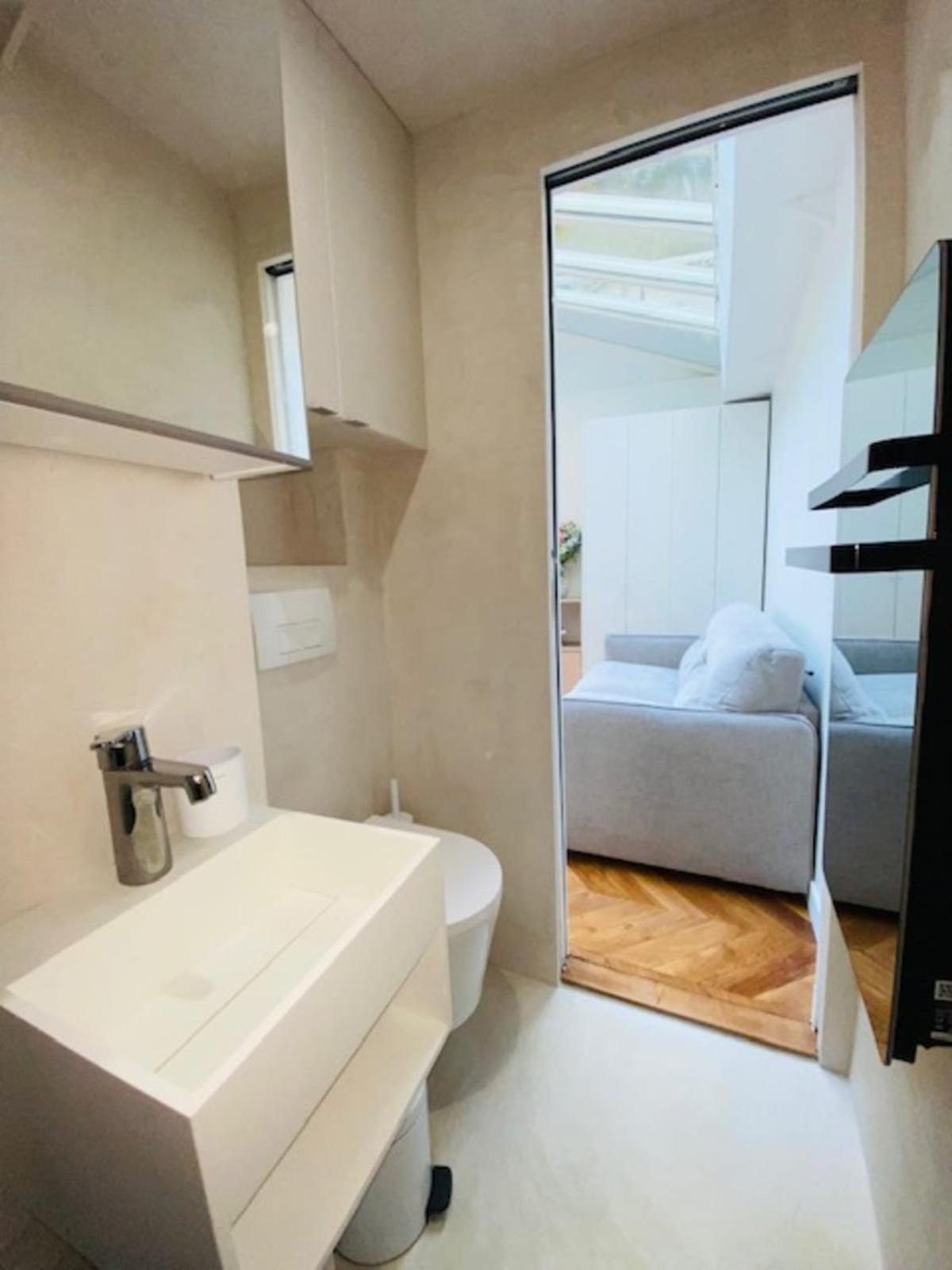 Warm 18m Ideal For Couple In Apartment Paris