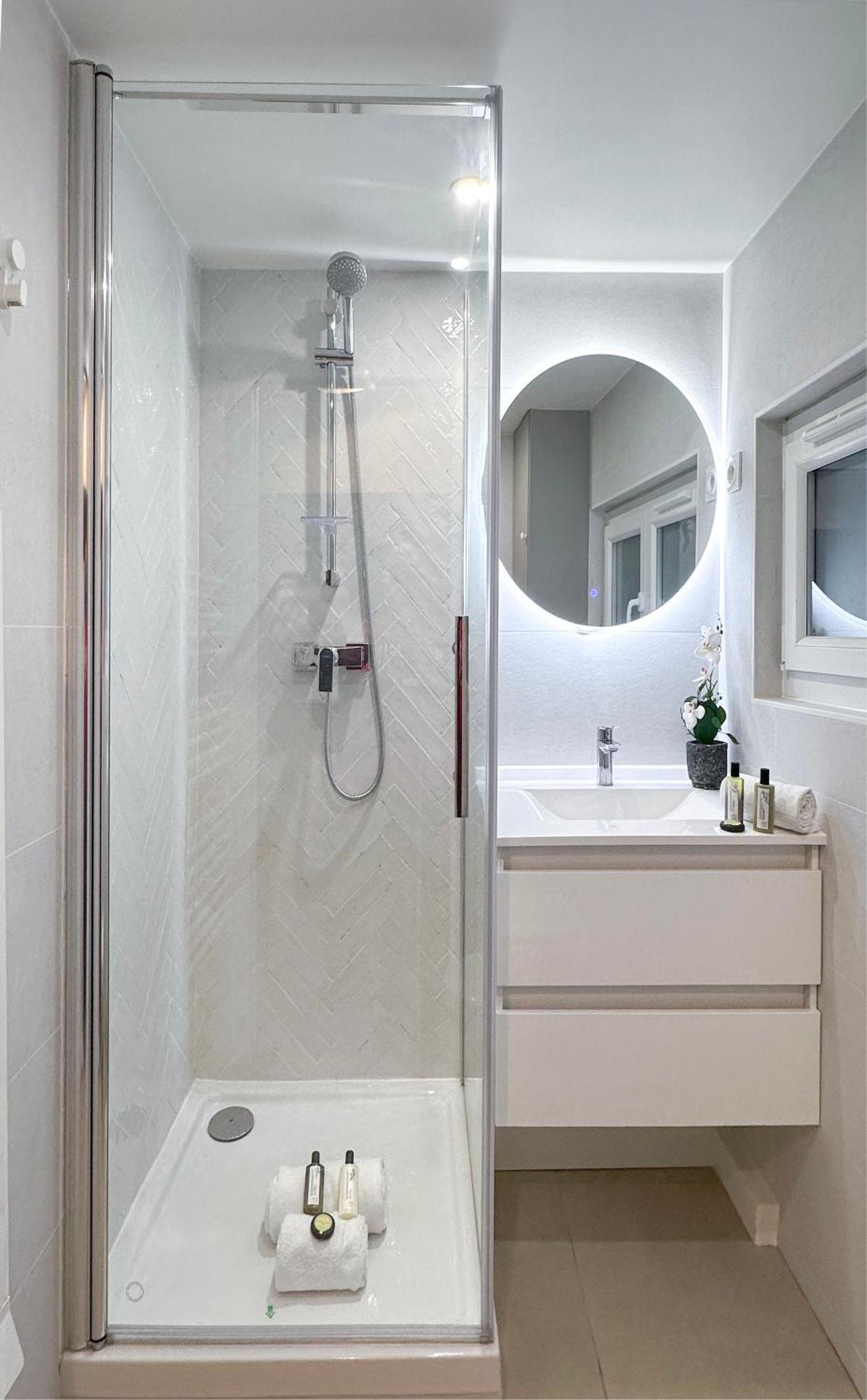 Brand New Near La Madeleine ! Apartment