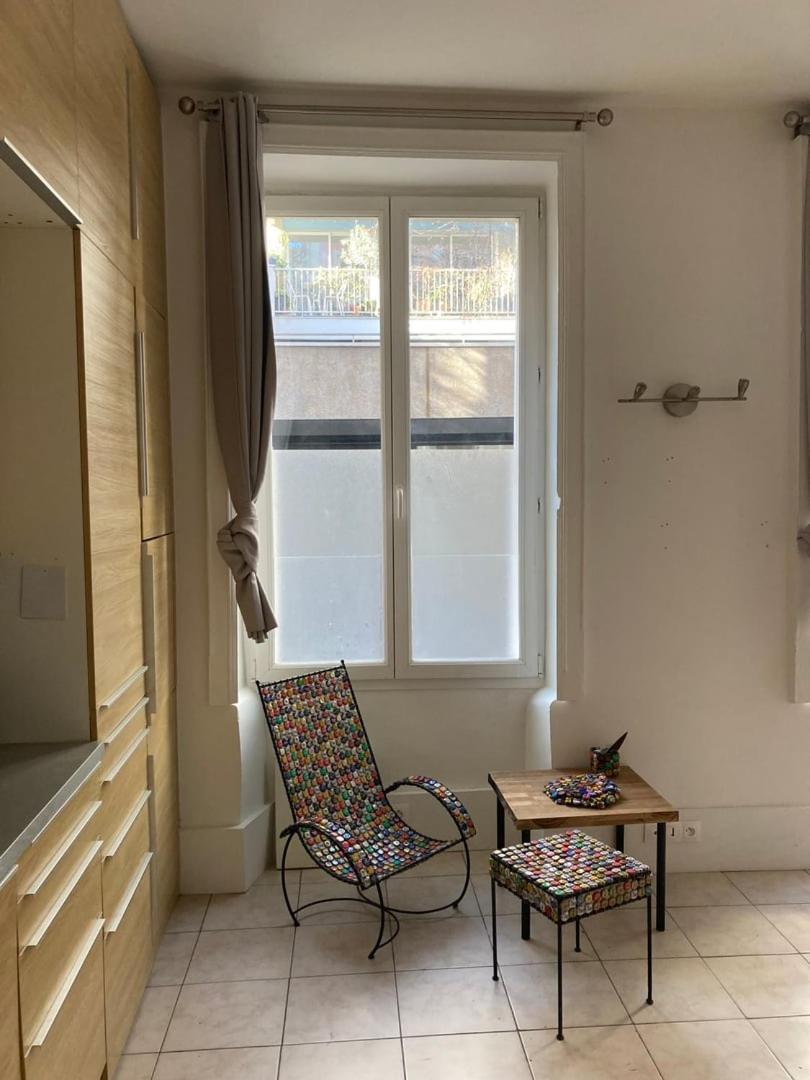Intimate Near Republique * Parigi