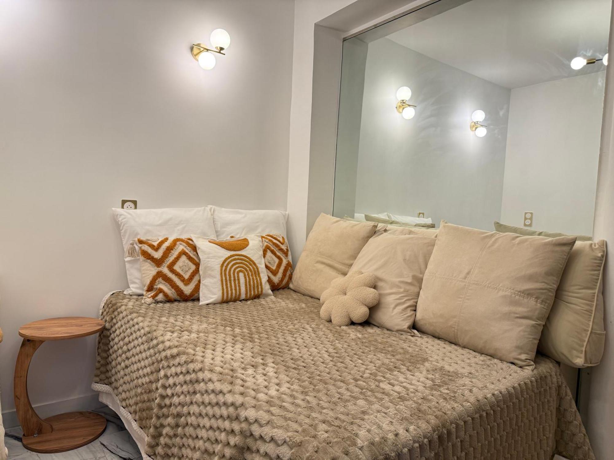 Apartment 124a Le Marais - Richard Lenoir Working & Living Paris