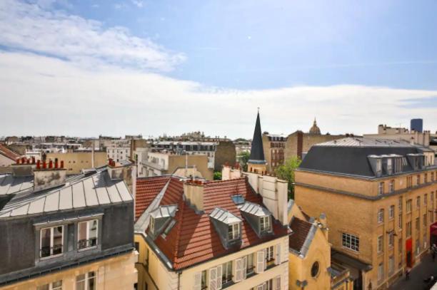 Les Toits De Rue Cler Vue Tour Eiffel *