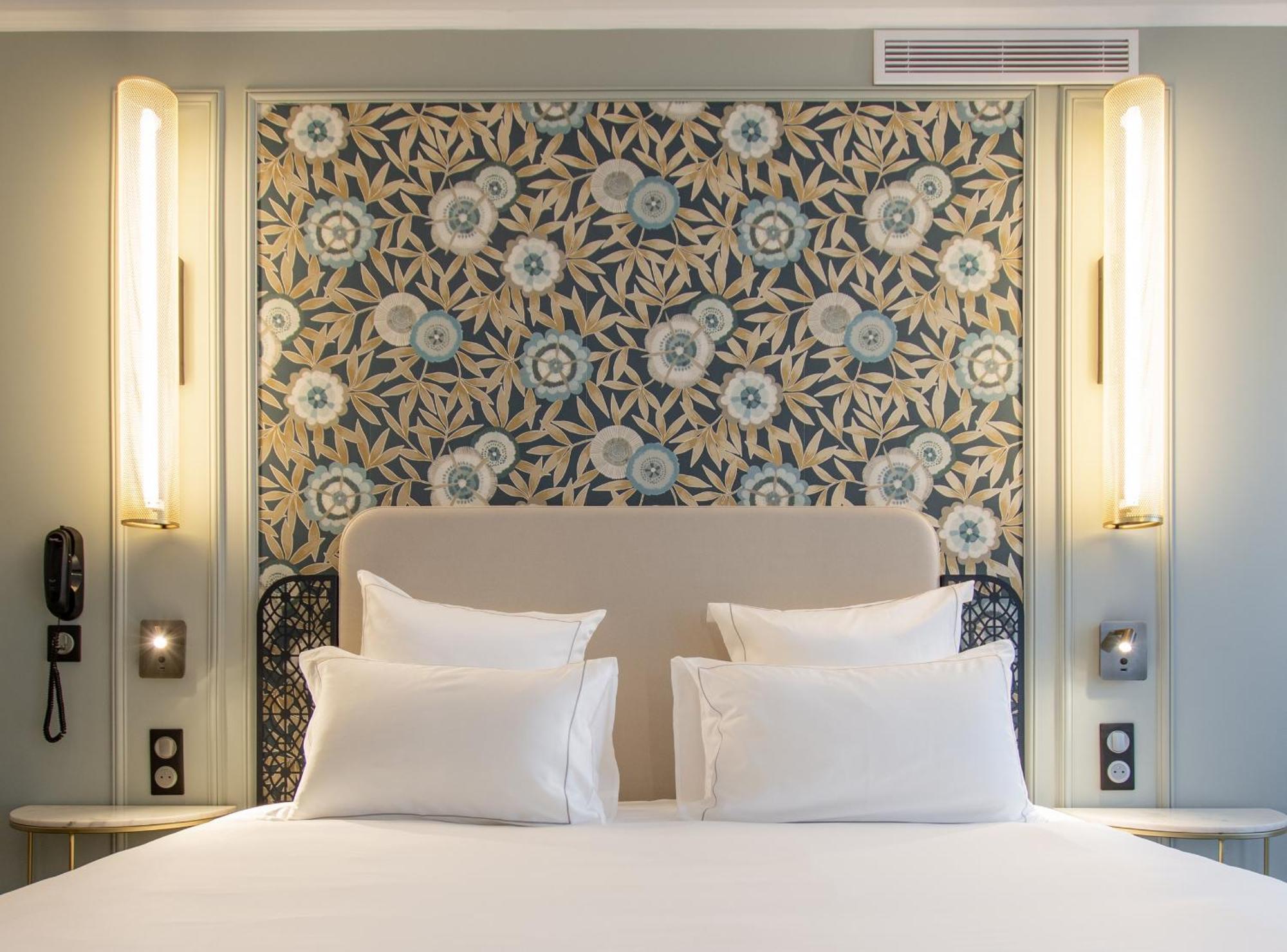 Elsa, Hotel