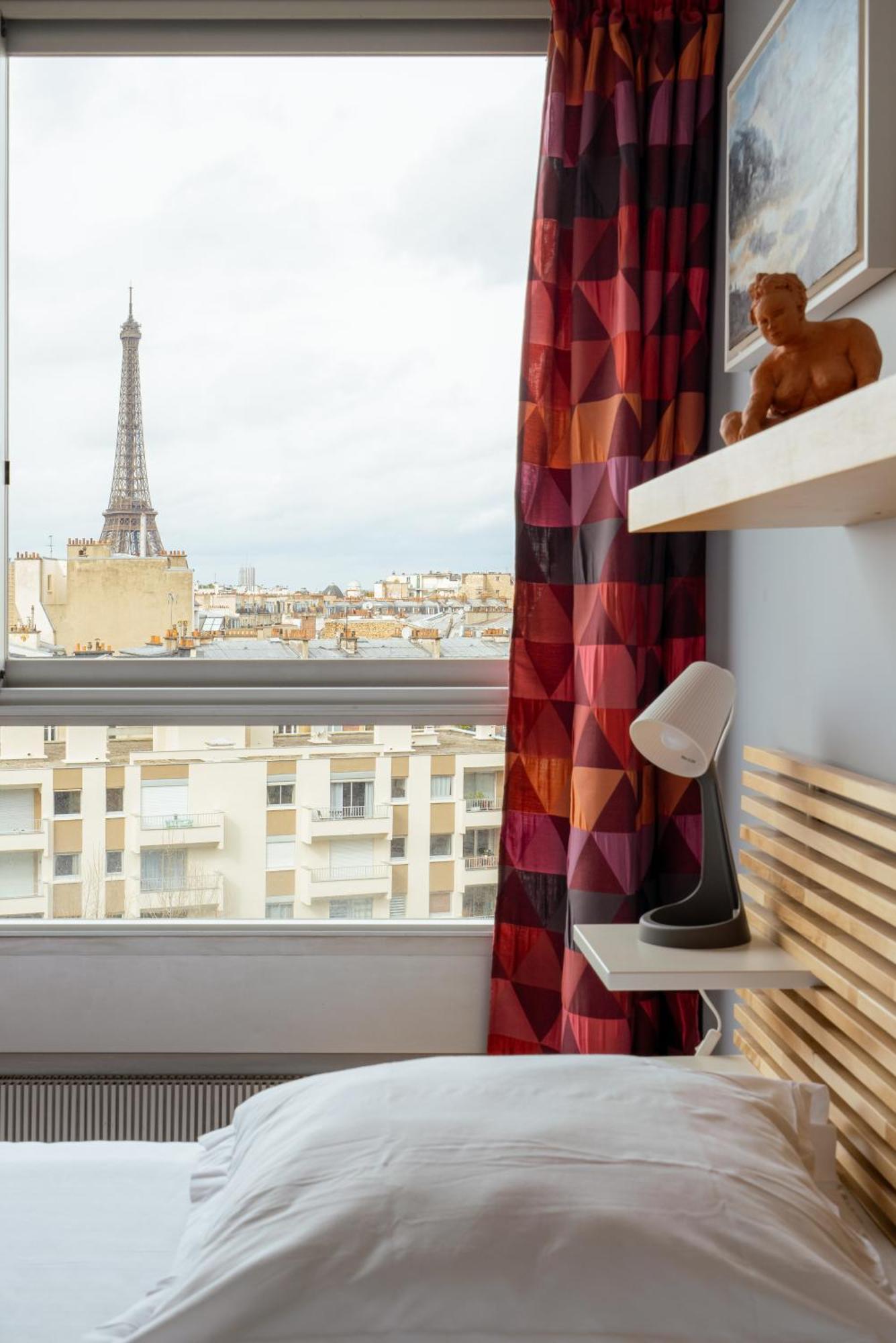 Veeve - The Salon In The Sky * Parigi