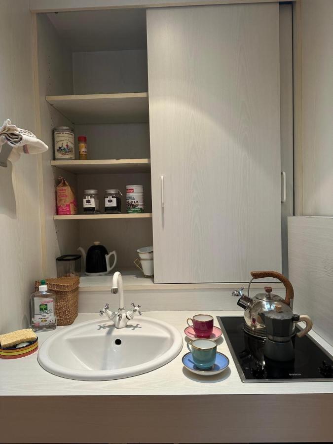 Apartment 6 *