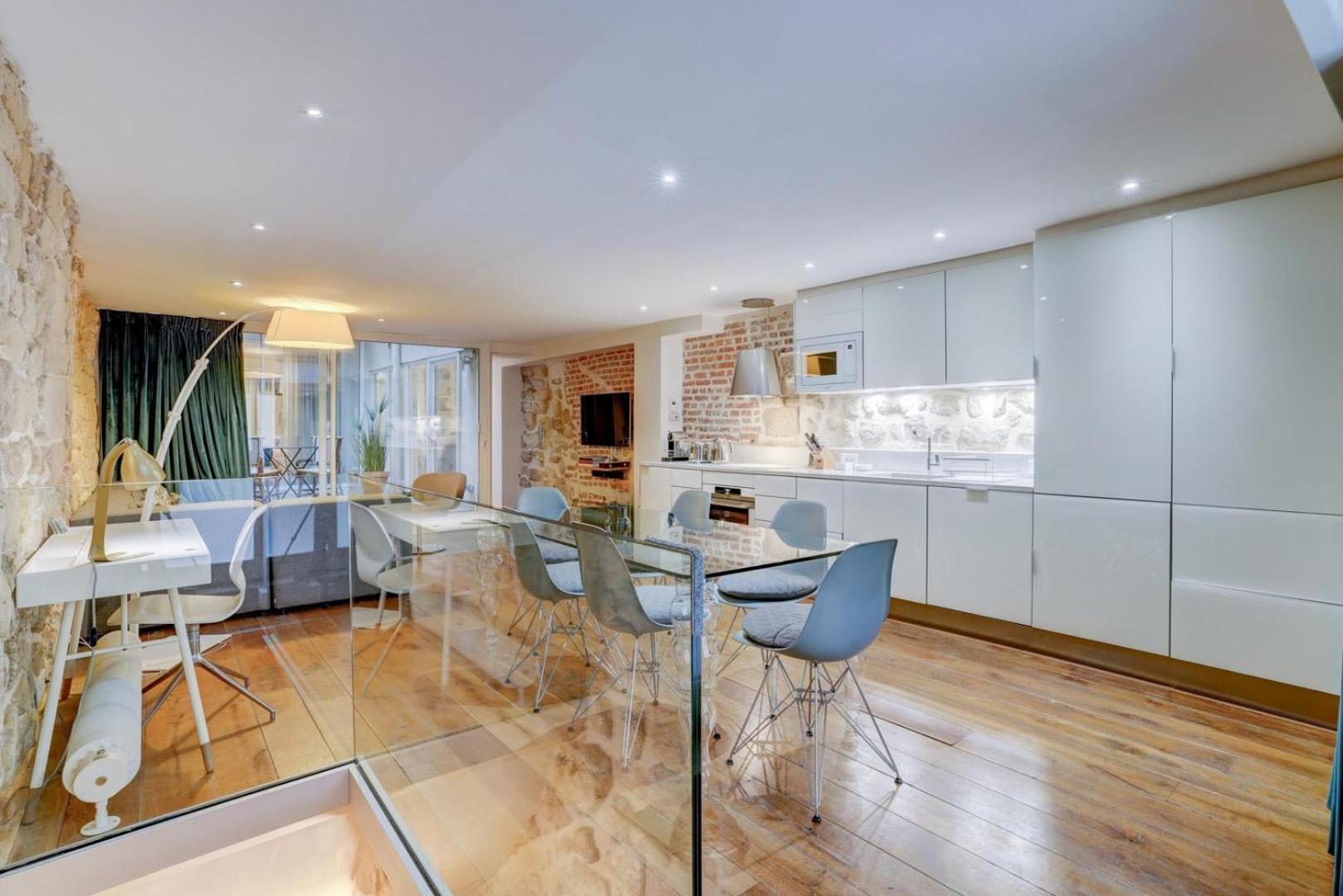Appartamento Jardin Prive - Gorgeous 3 Bed House In Le Marais Parigi
