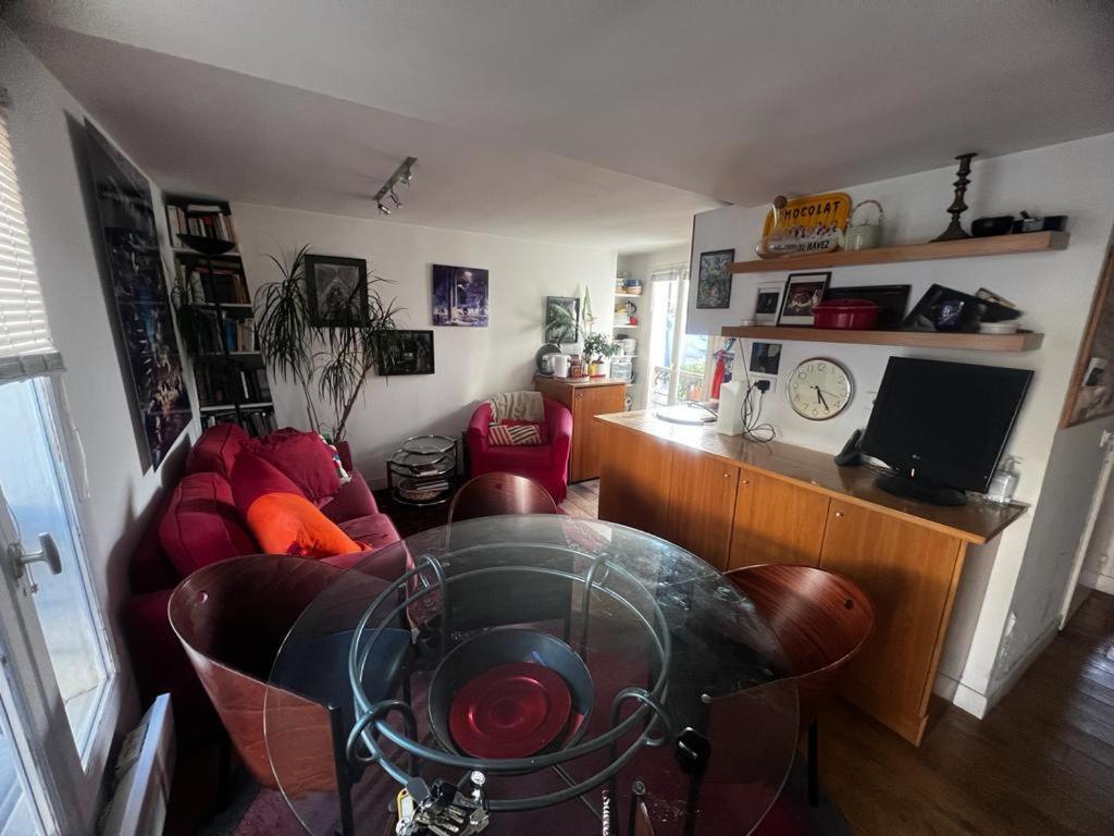 - Belle Vue - Marais Apartment Paris