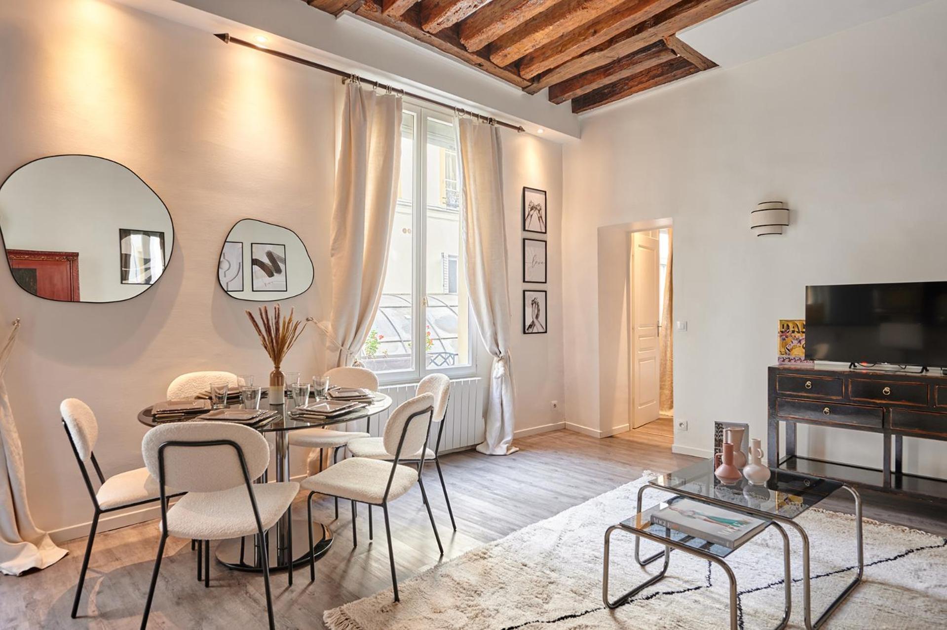 Center Of By Prestige Paris