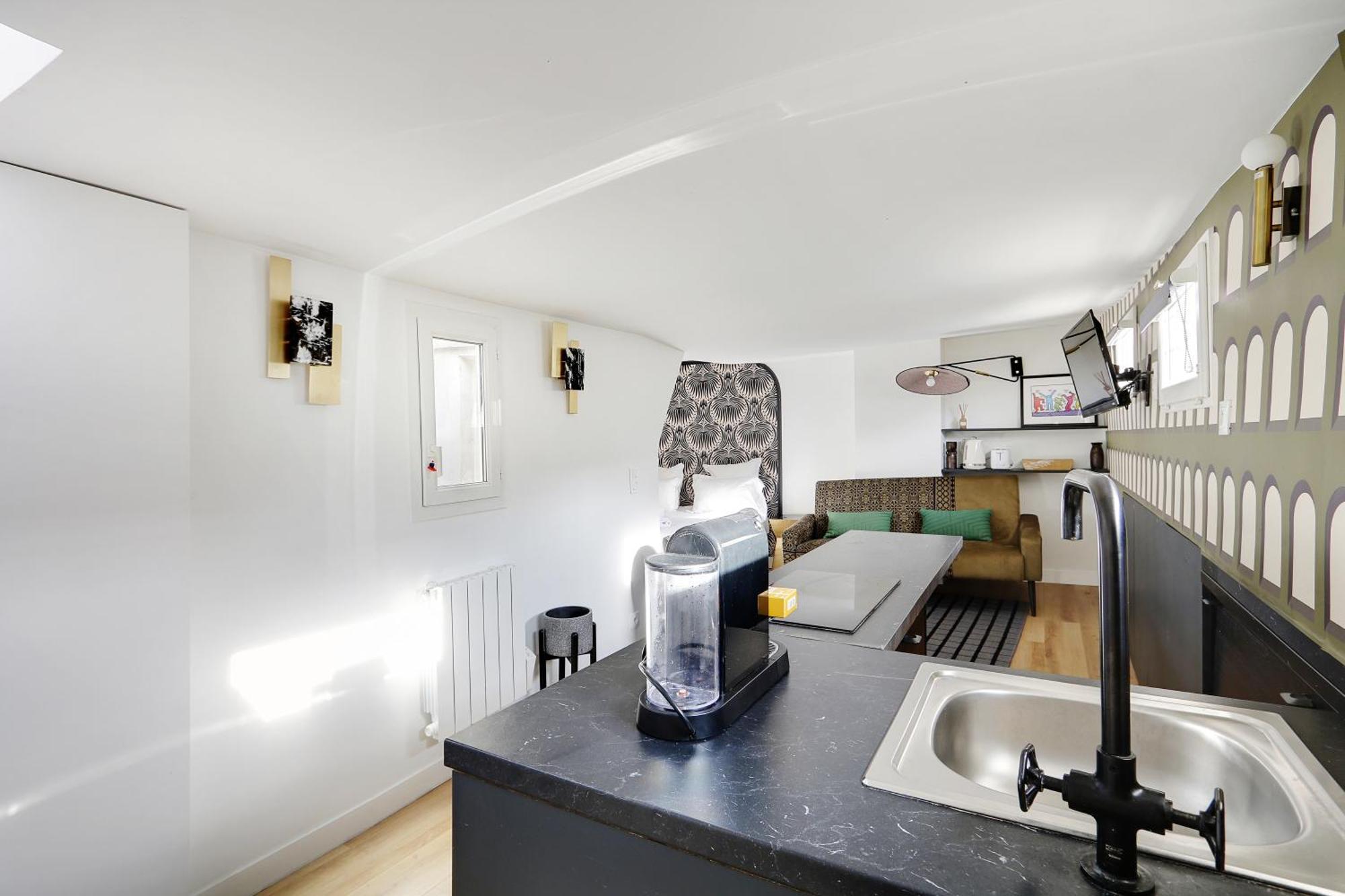 Apartment Pick A Flat's Apartements In Louvre-rivoli - Rue Du Roule Paris