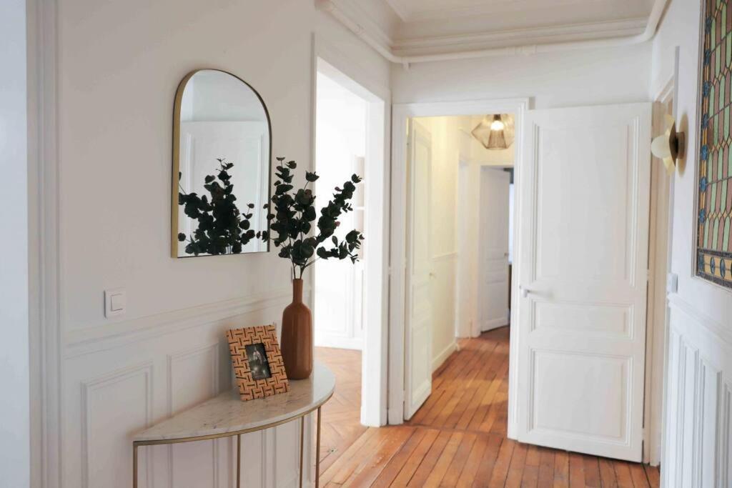 Appartamento Charming 3 Bedroom Haussmannien In 17th Parigi