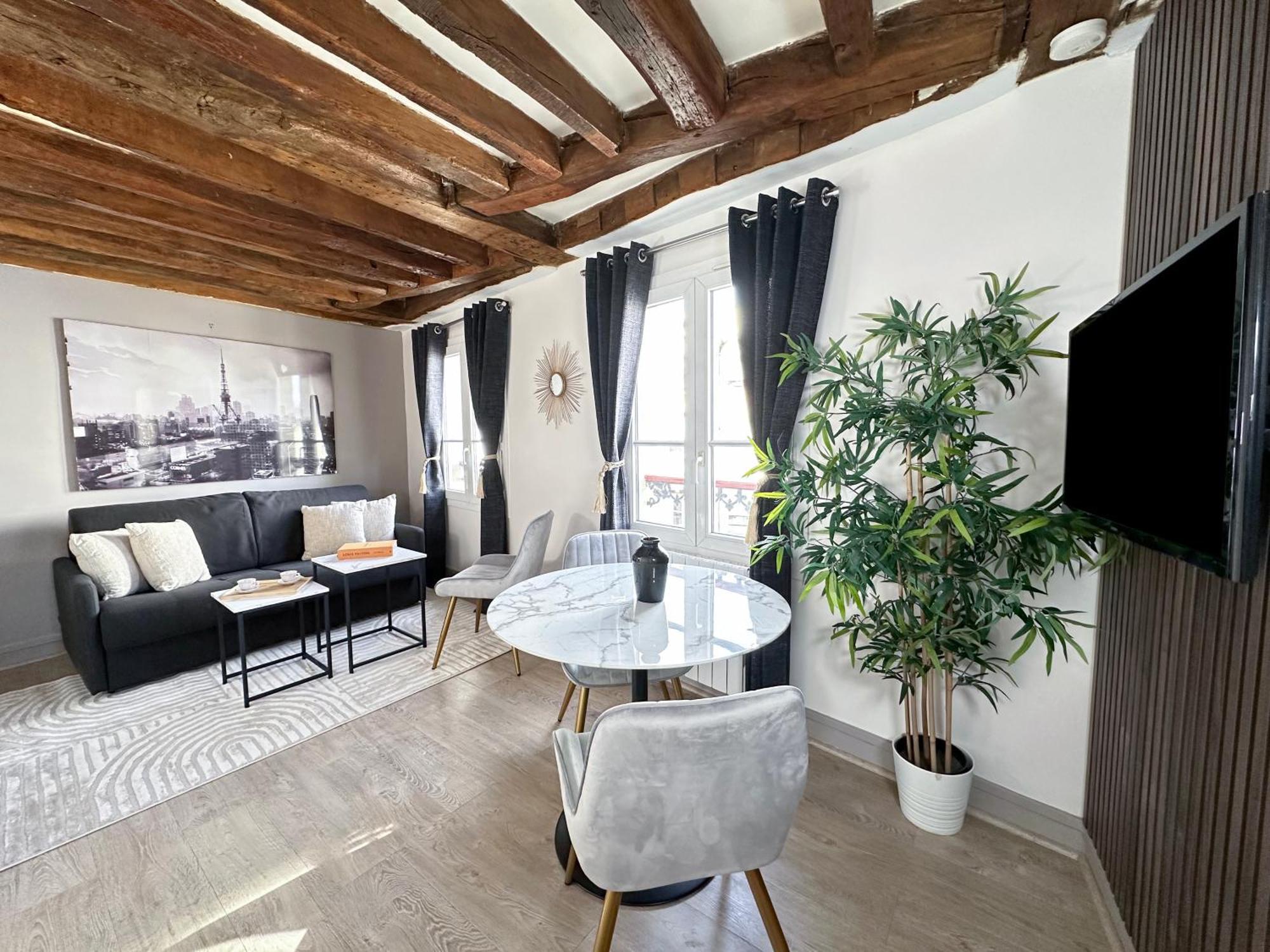 Chic Flat In Pantheon & Luxembourg Garden Apartment
