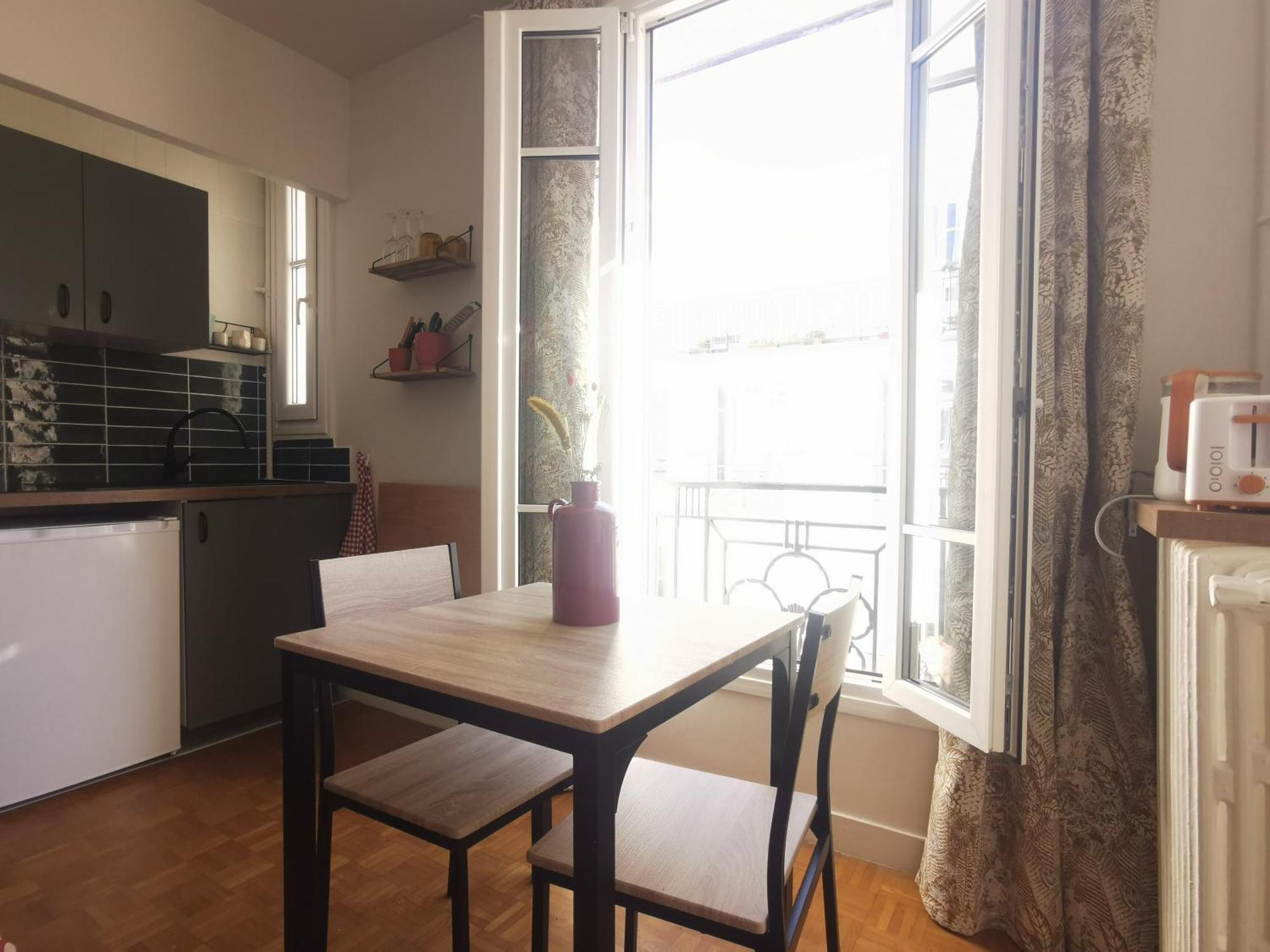 Lovely And Bright In Montmartre Appartamento Parigi