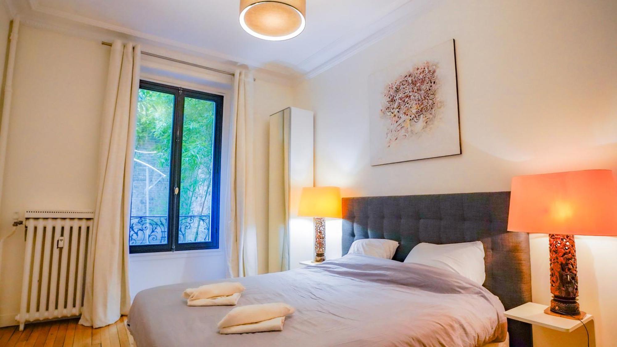 Appartamento Luxury Jungle Loft With Private Garden, Jacuzzi & Hammam Parigi
