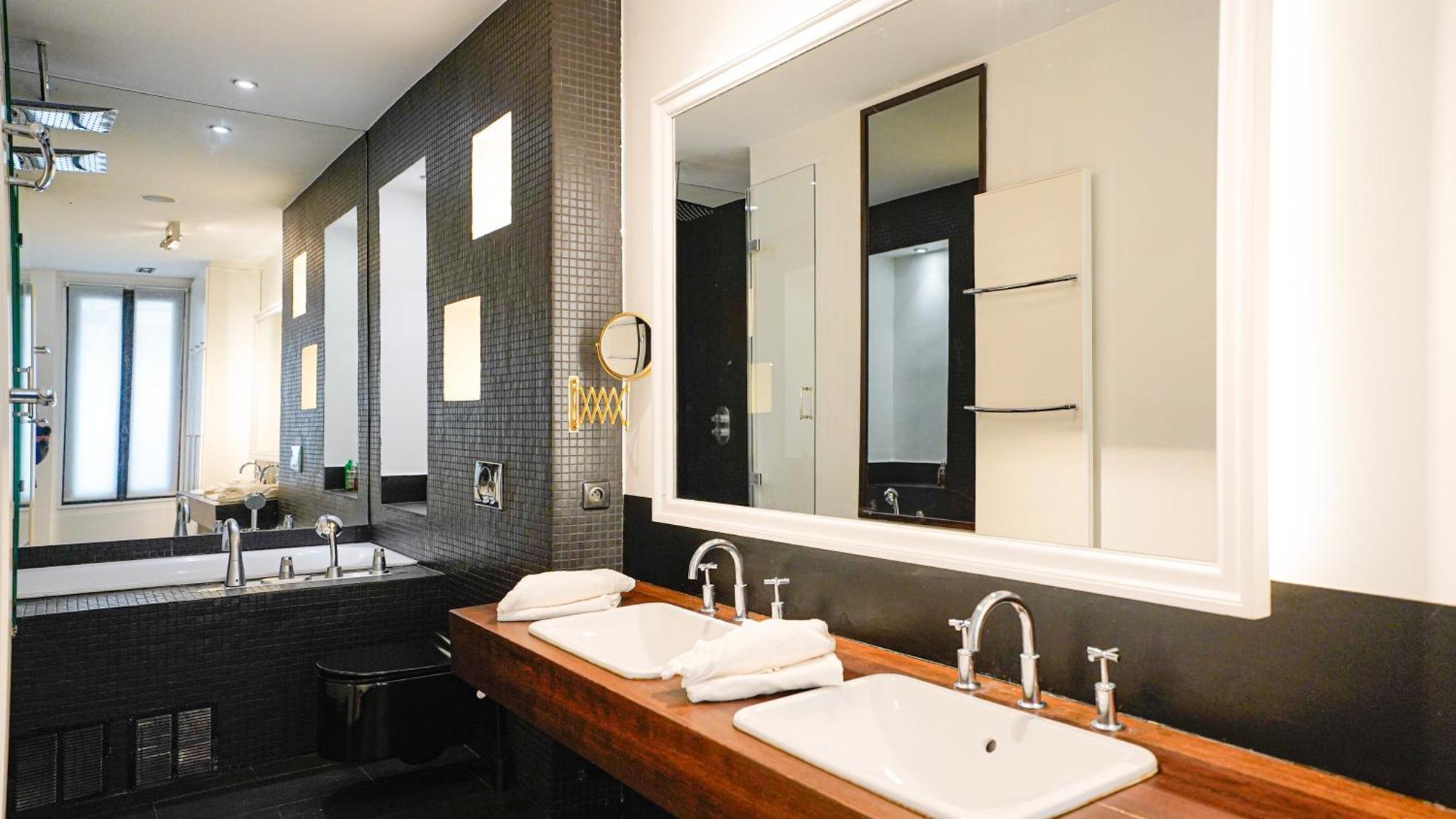 Appartamento Luxury Jungle Loft With Private Garden, Jacuzzi & Hammam