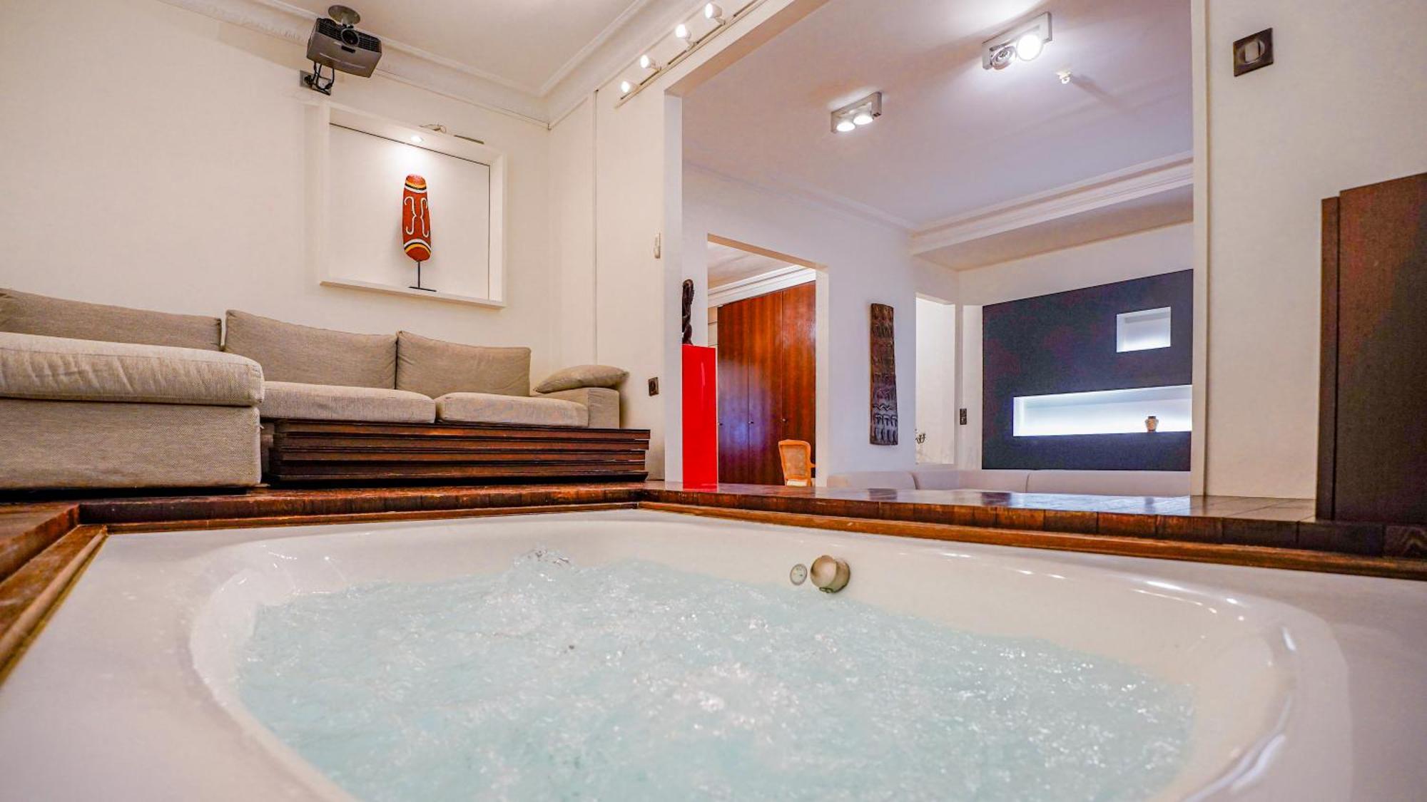Luxury Jungle Loft With Private Garden, Jacuzzi & Hammam Appartamento *