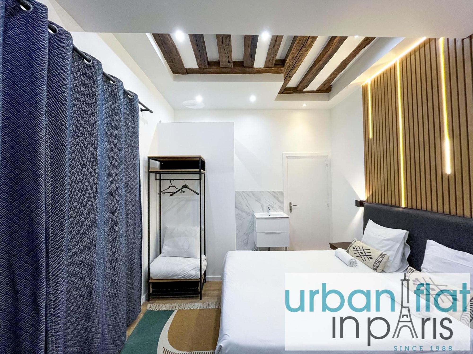 Urban Flat 67 - Spacious Parisian Flat In Apartment *