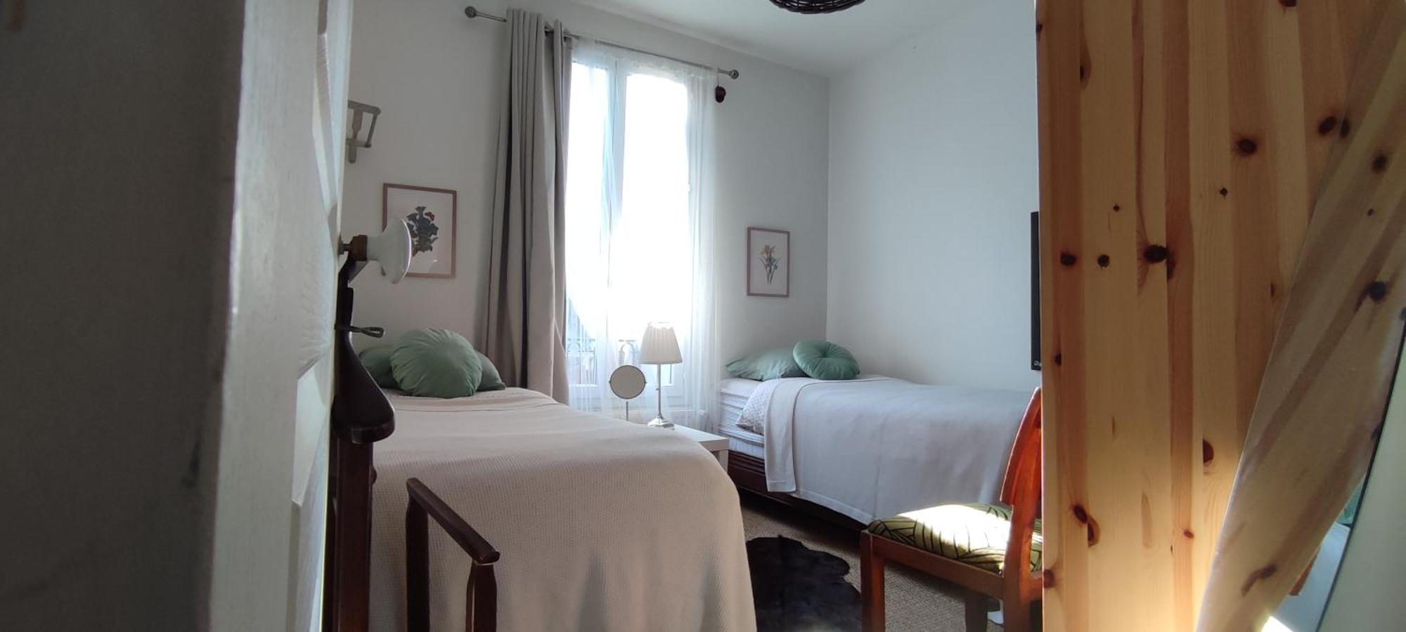 Authentic House 2 Maisons 1 Ideale Pour Groupes, Capacite 30 Personnes Parigi