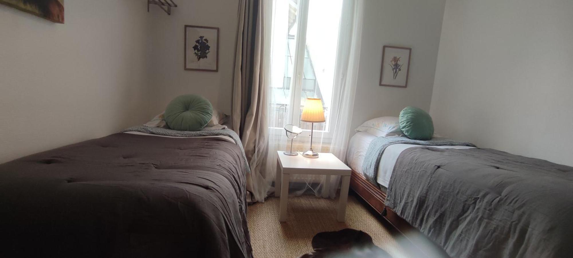 Authentic House 2 Maisons 1 Ideale Pour Groupes, Capacite 30 Personnes Casa vacanze Parigi