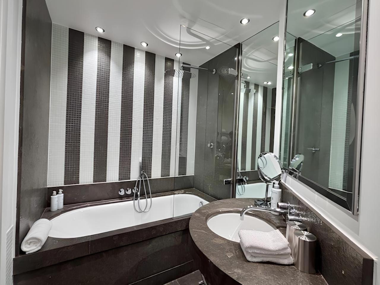 Le A Hotel Paris
