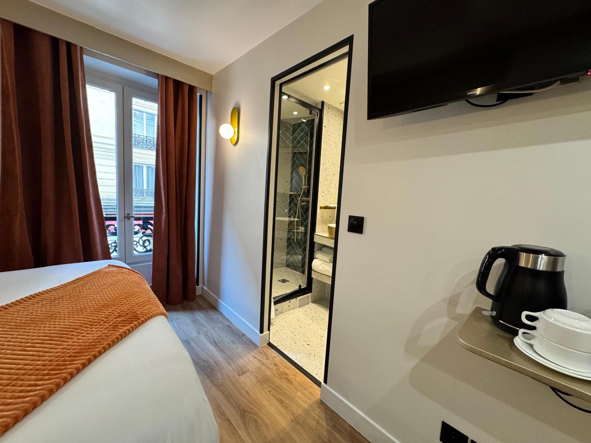 Hotel Nation Montmartre 3*