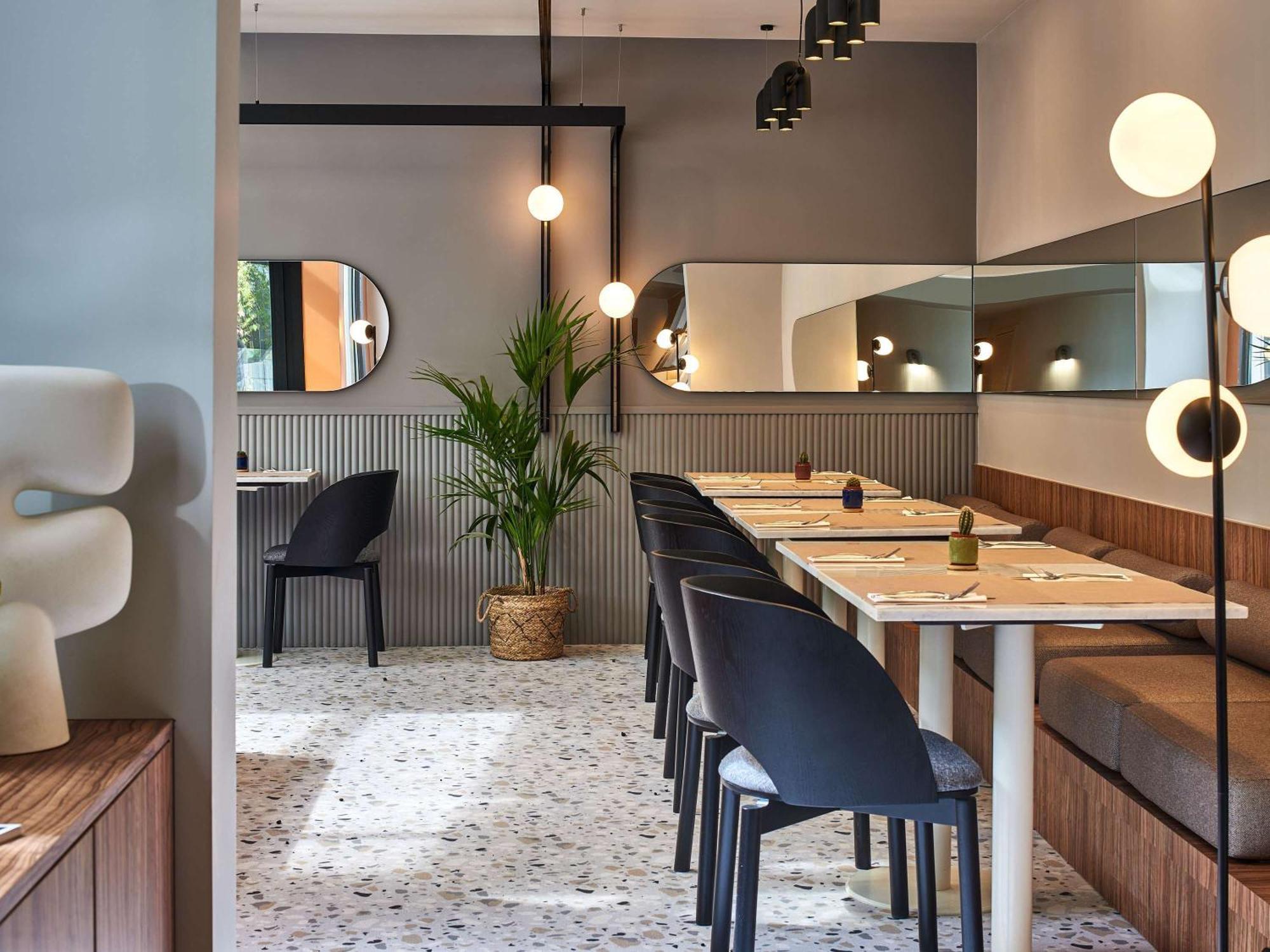 Hotel Mercure 15 Porte De Versailles 4*