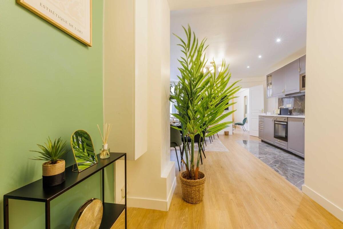 3 Min From Haussmann, Sleeps 6 , 2bdr Appartamento