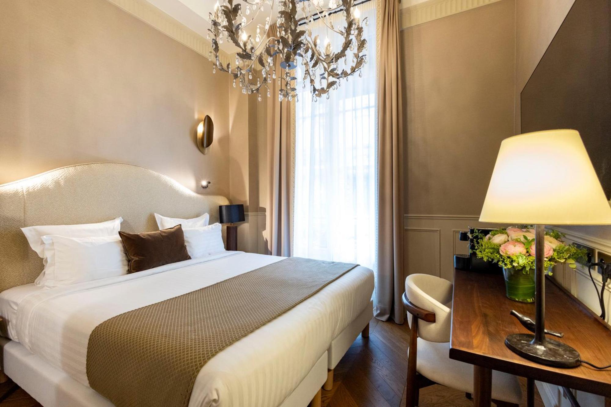 Foch Hotel 4*