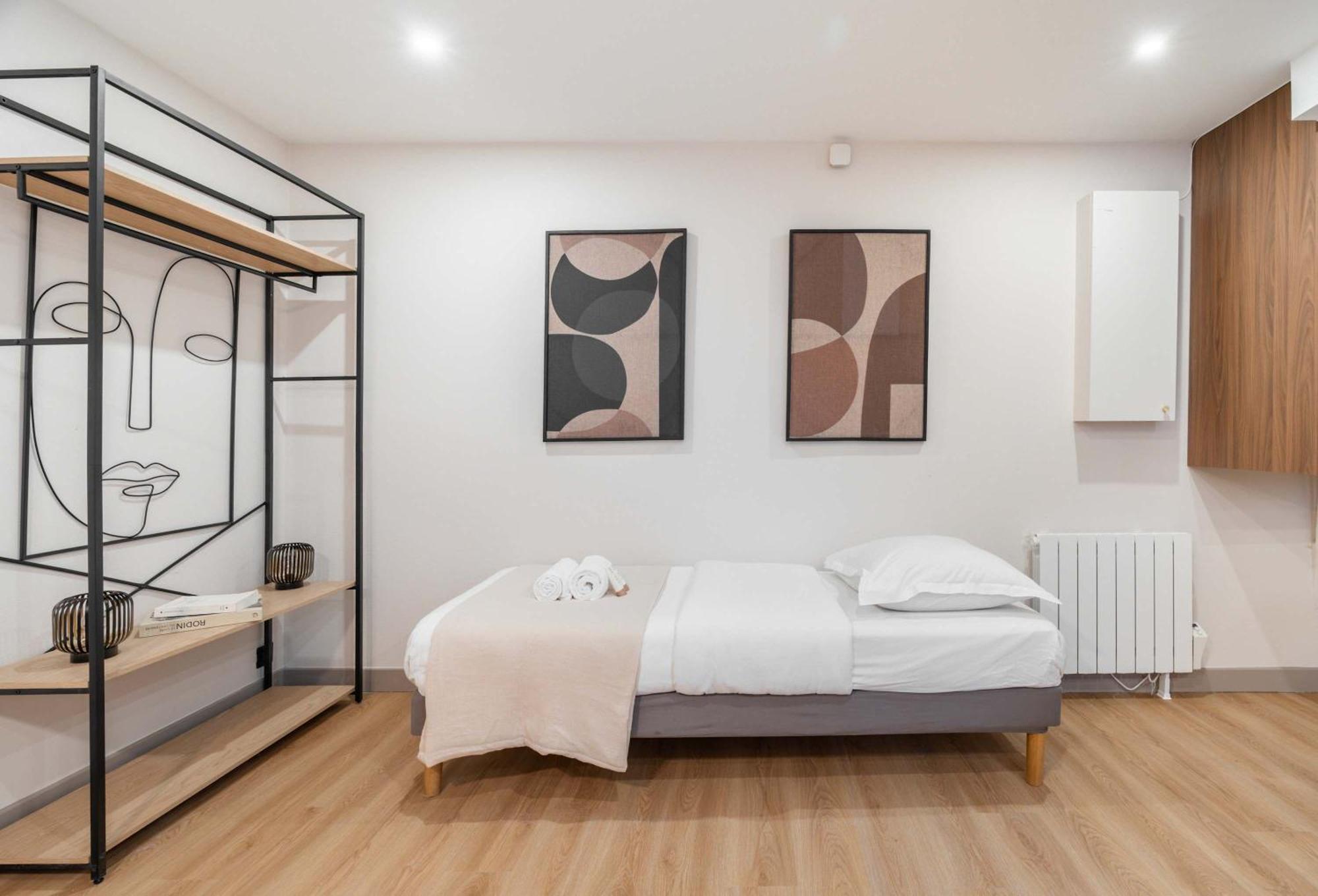Near Porte De Versailles Apartment *