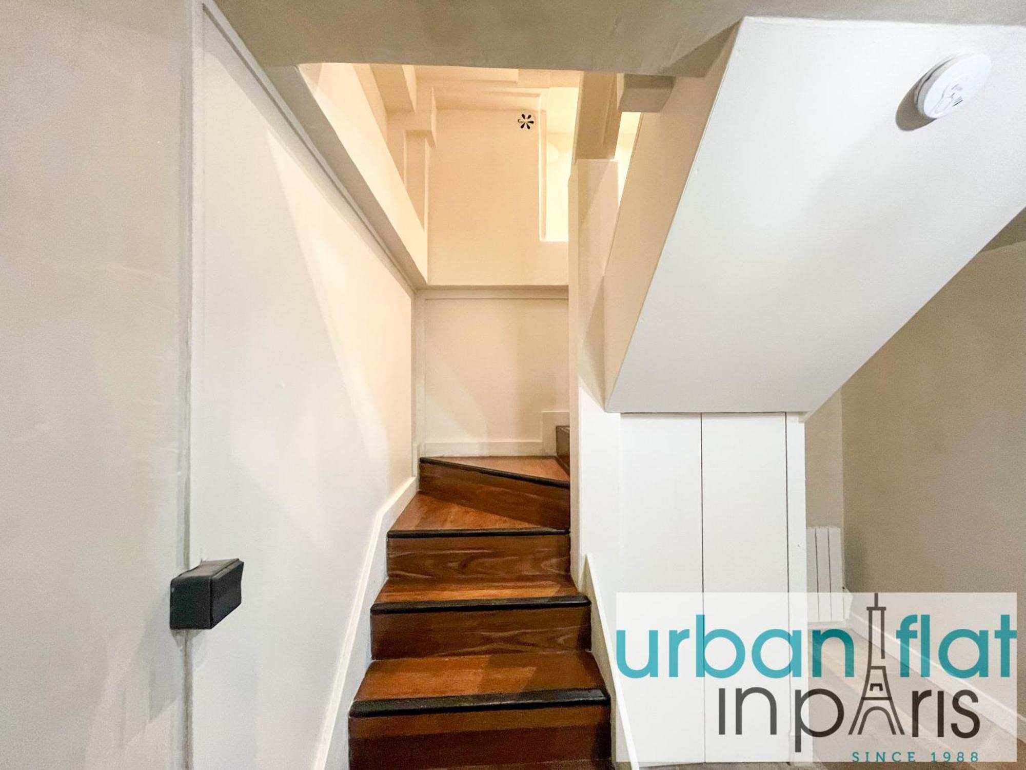 Urban Flat 09 - Stylish Triplex Champs-elysees * Parigi