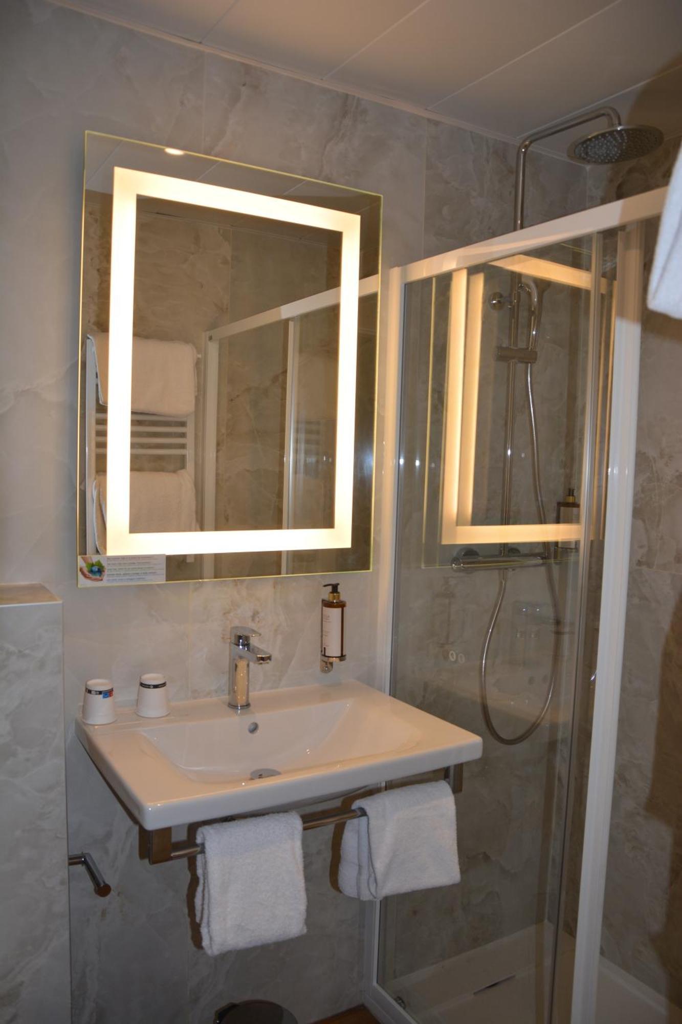 Montcalm 3* Parigi