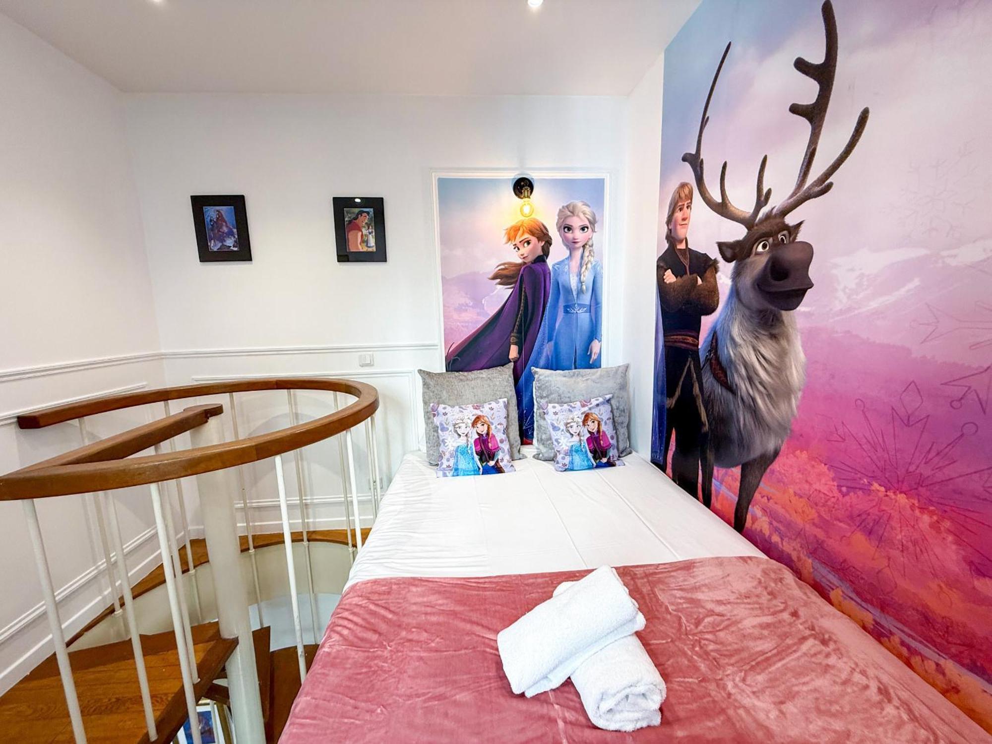 Urban Flat 74 - Disneyland In * Parigi