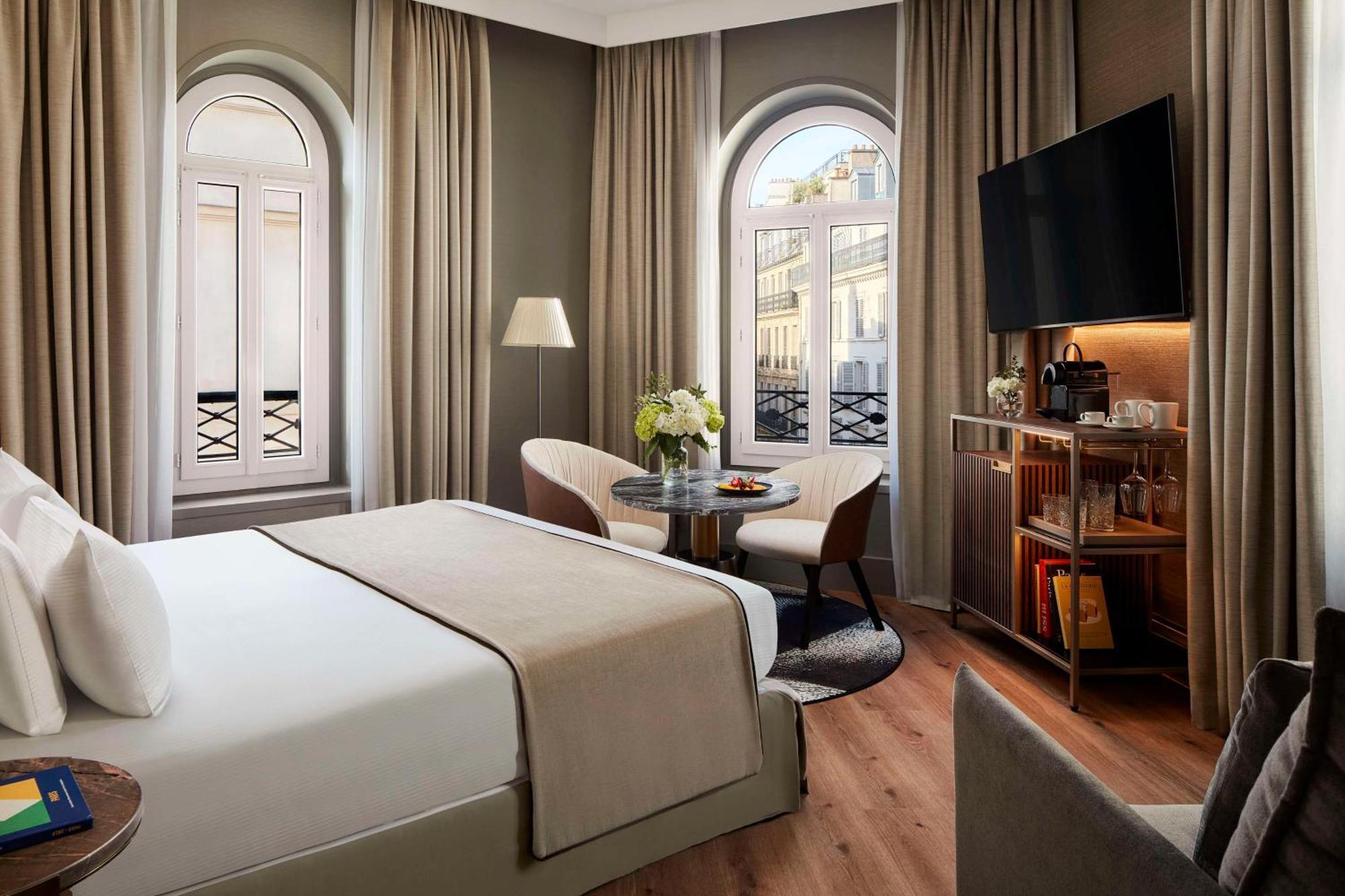 Hotel Nh Champs-elysees Parigi