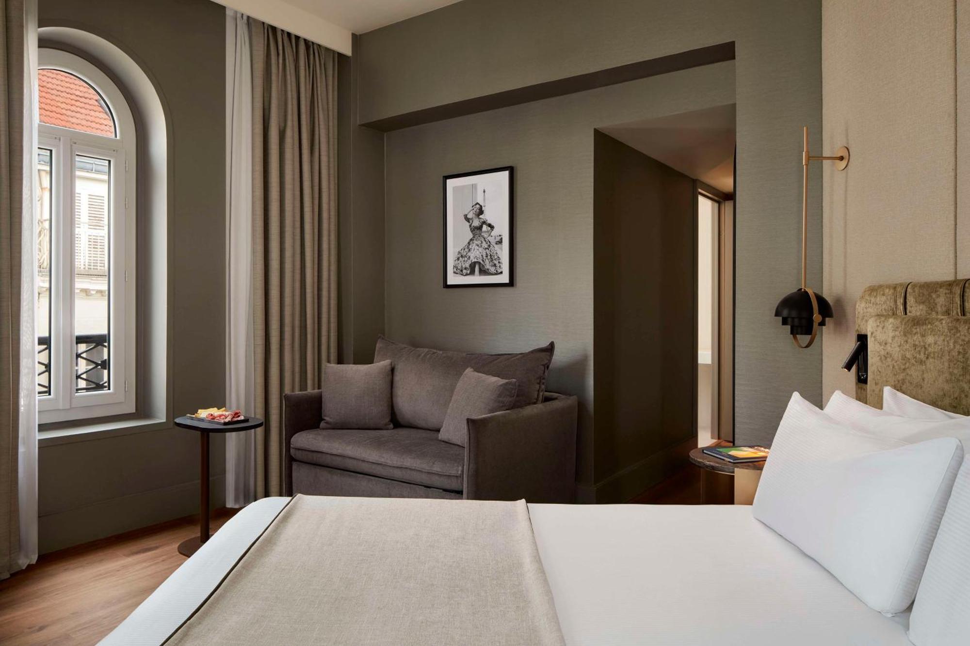Nh Champs-elysees Hotel