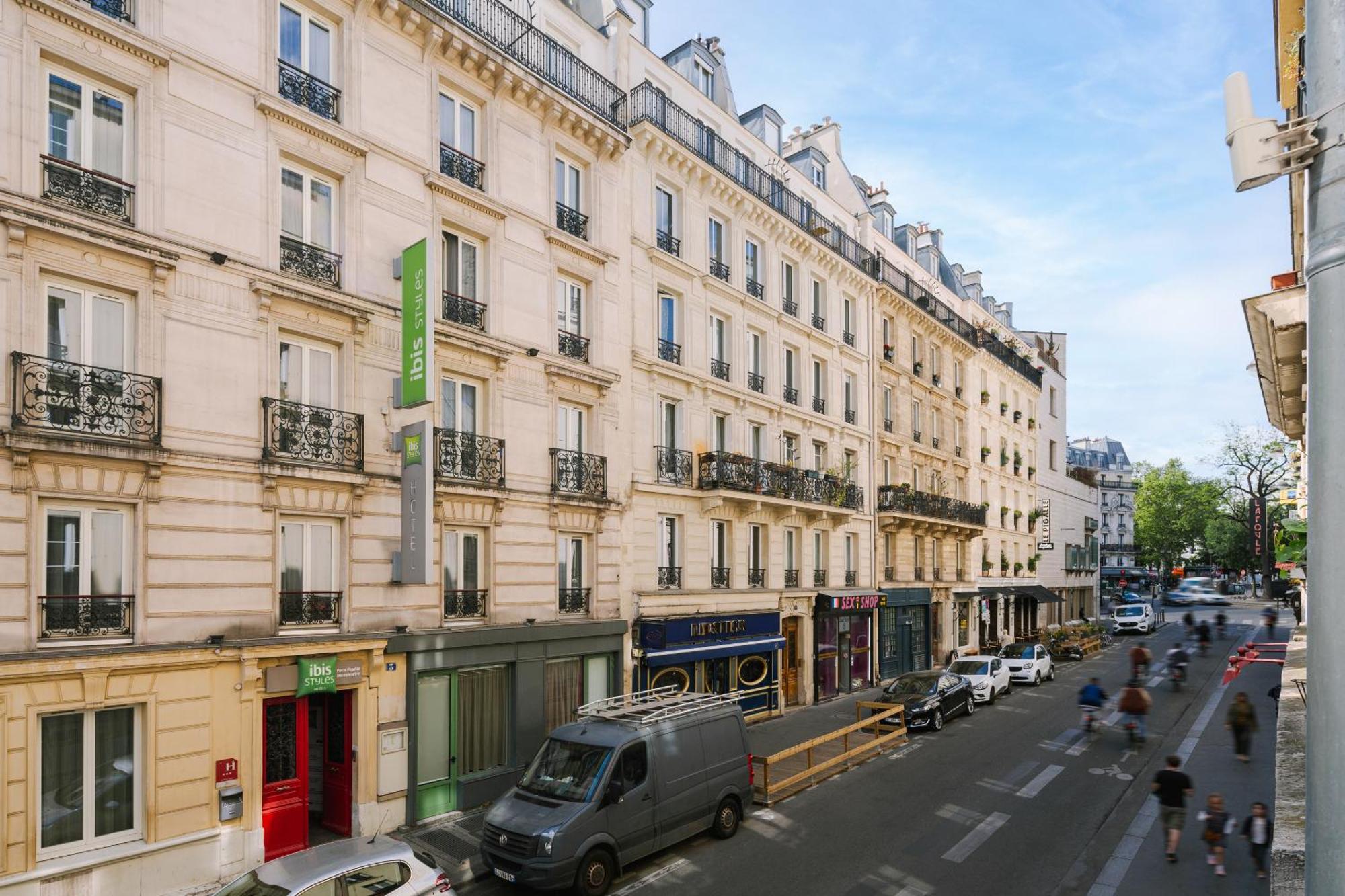 Sonder Le Frochot Hotel