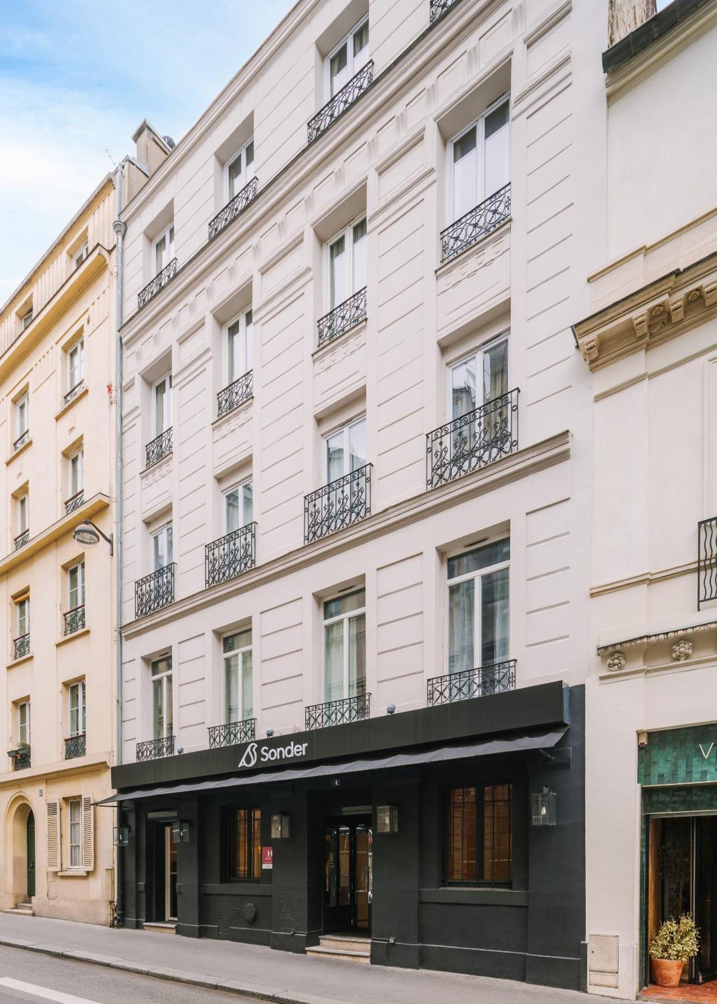 Hotel Sonder Le Frochot 3*