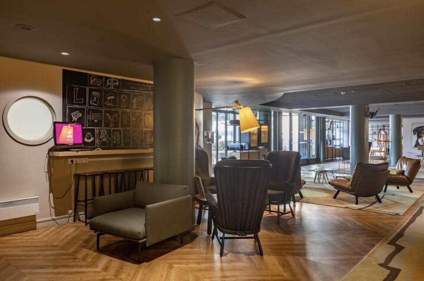 Lila - Confortable In Parigi
