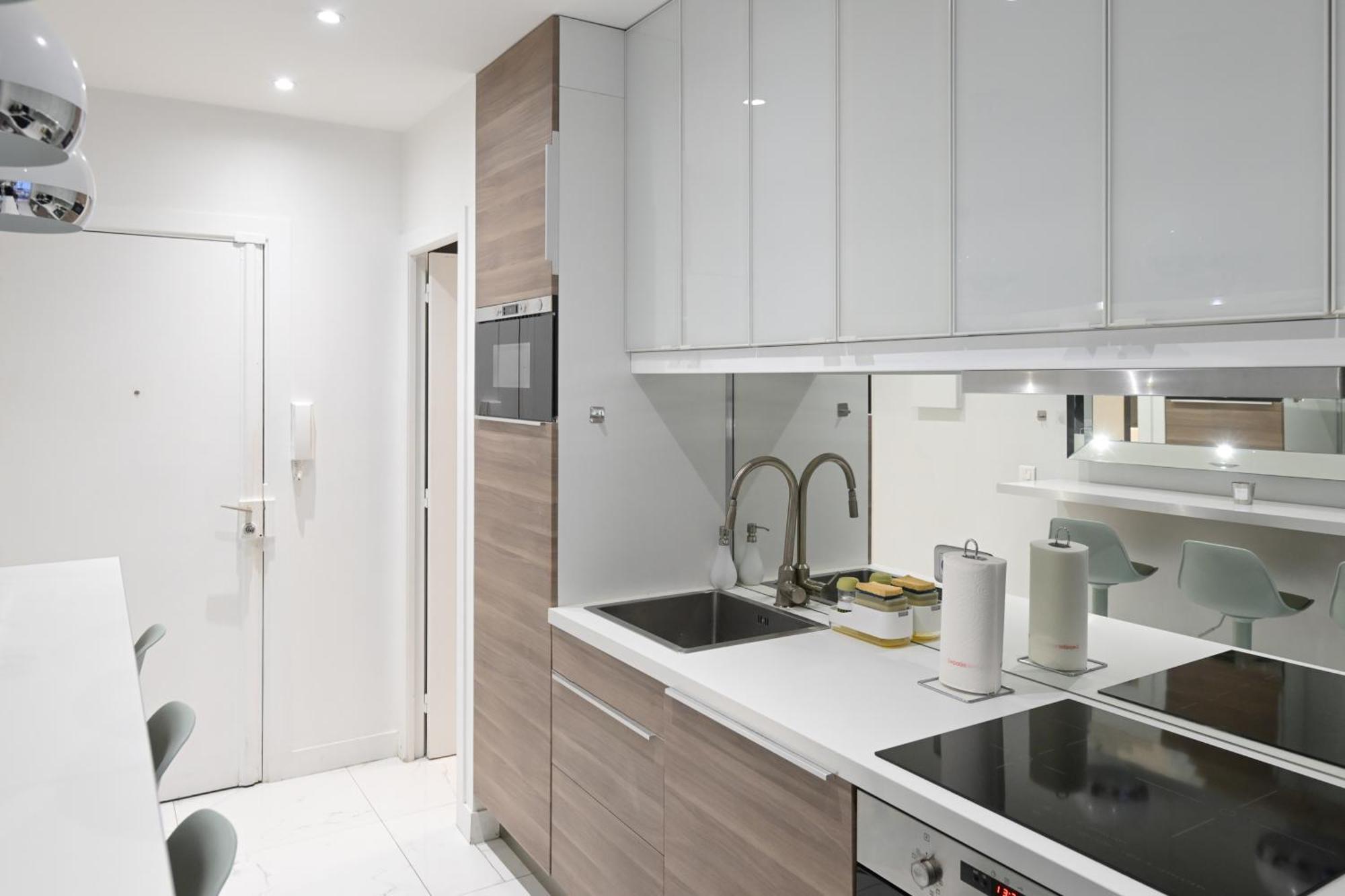 Modern & Peaceful 1bd By Champs-elysees With Ac Appartamento