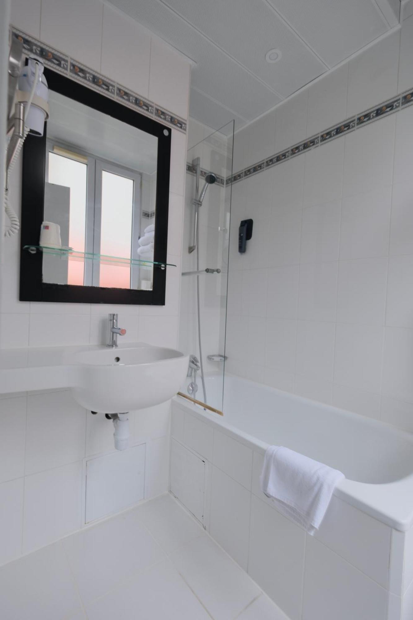 Hipotel Lilas Gambetta Hotel