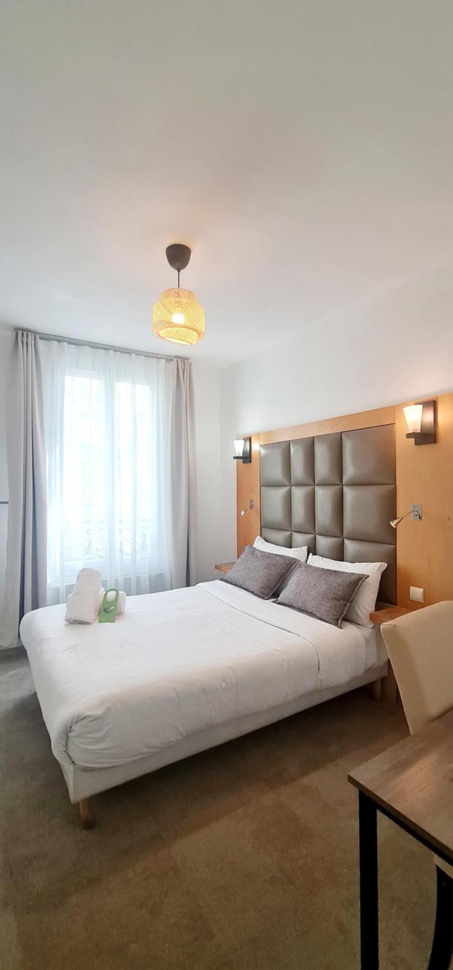 Hotel De France 18 Parigi
